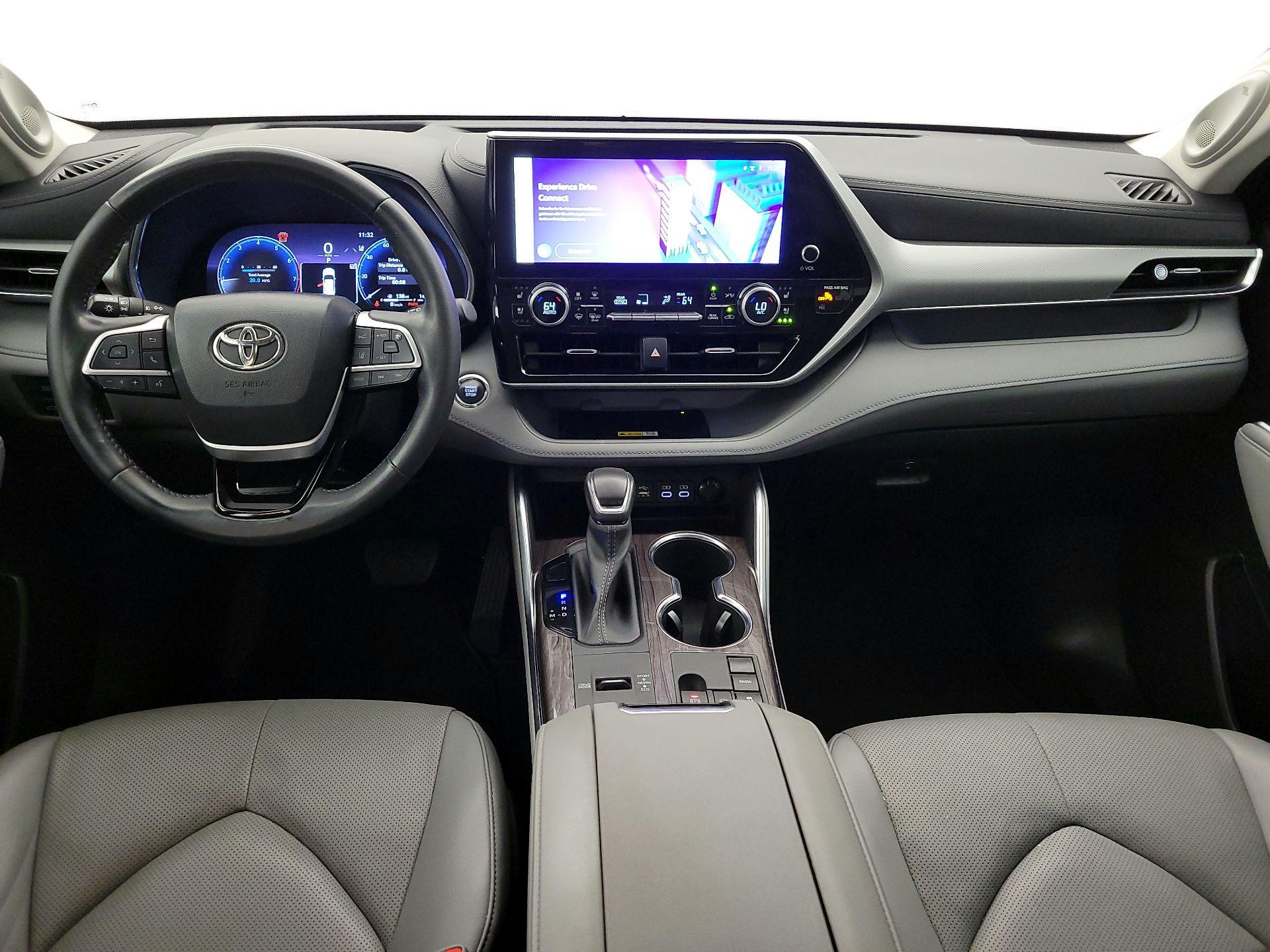 Thumbnail: 2023 Toyota Highlander - 9