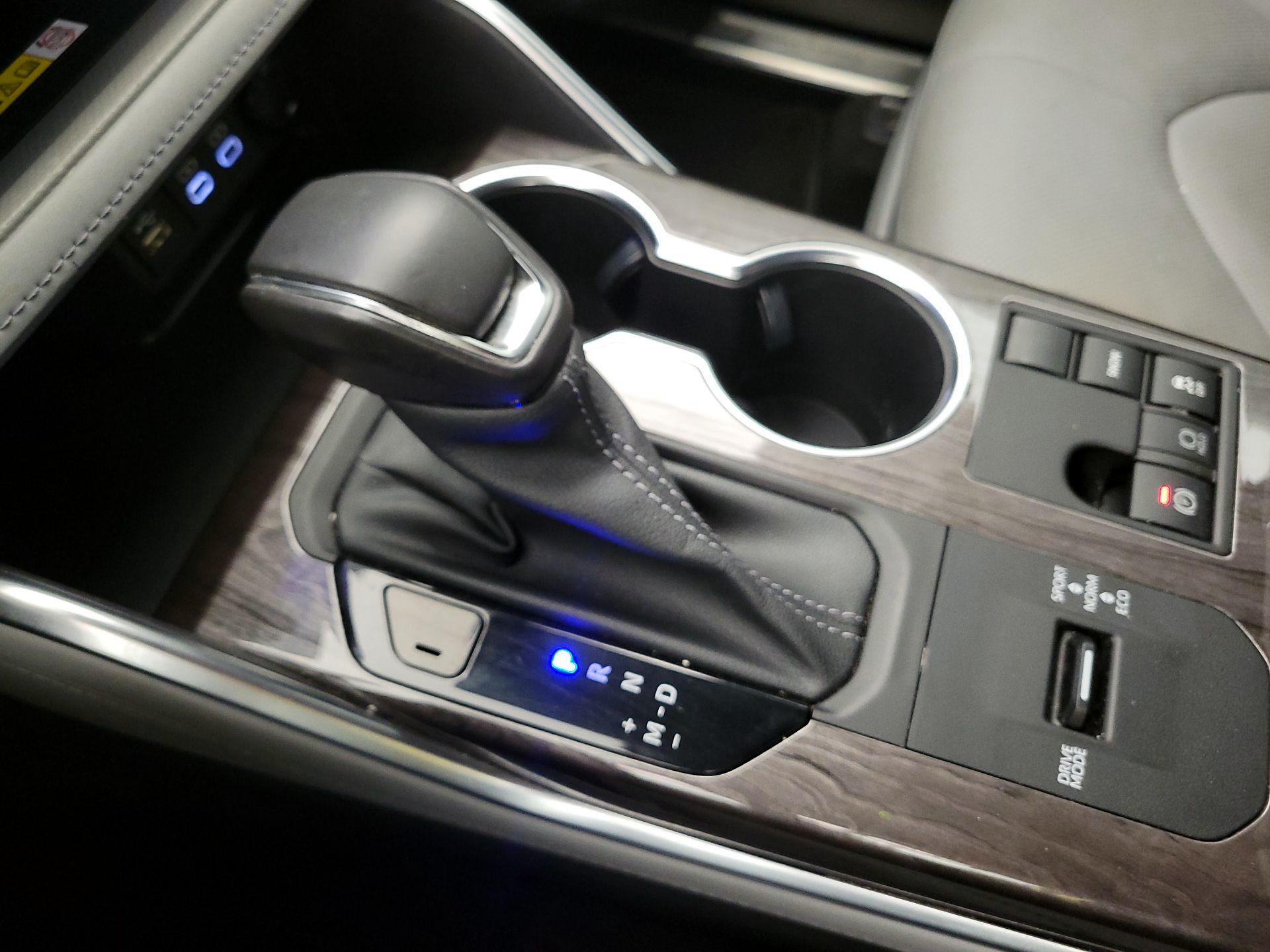 Thumbnail: 2023 Toyota Highlander - 18