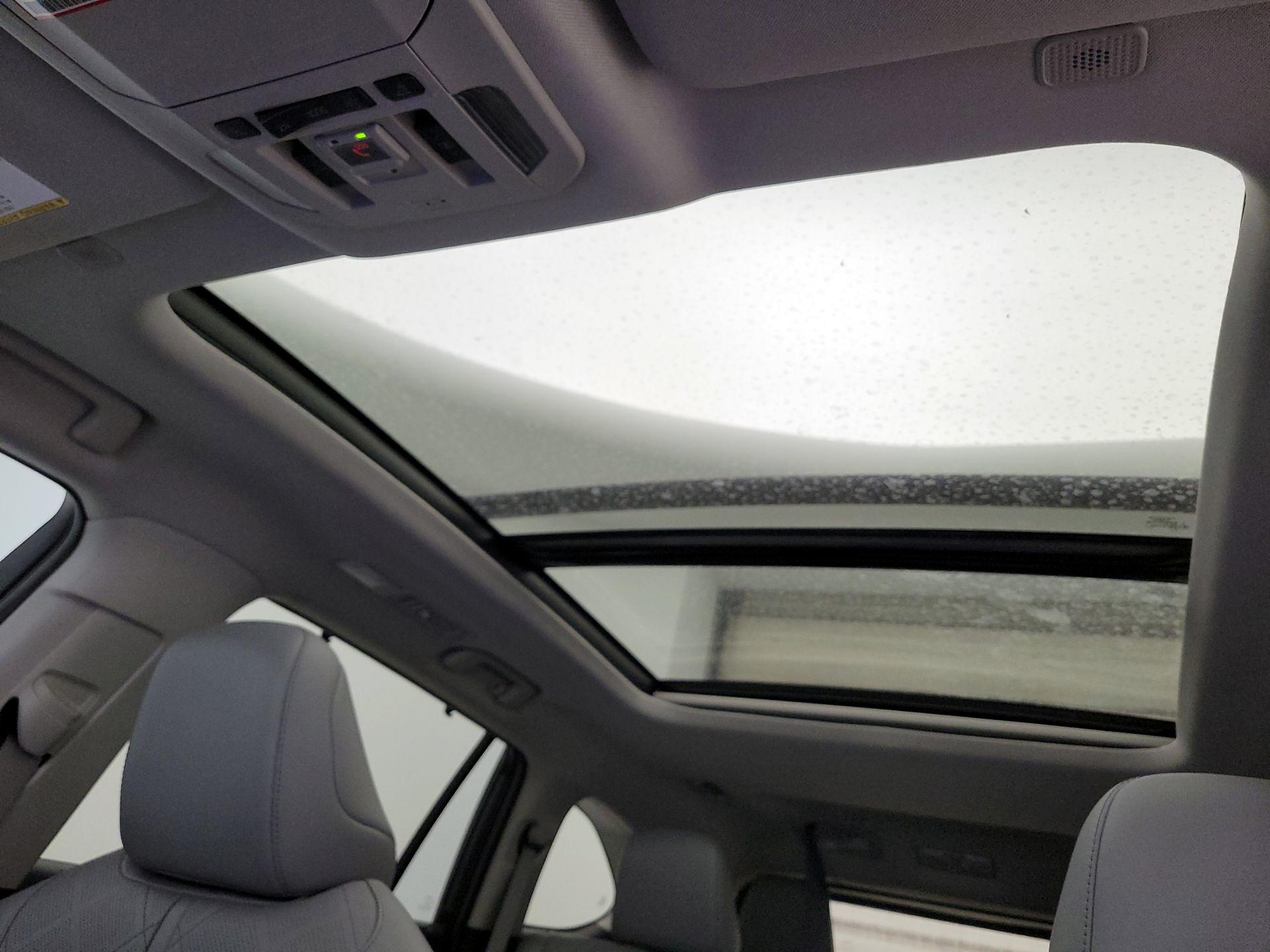 Thumbnail: 2023 Toyota Highlander - 20