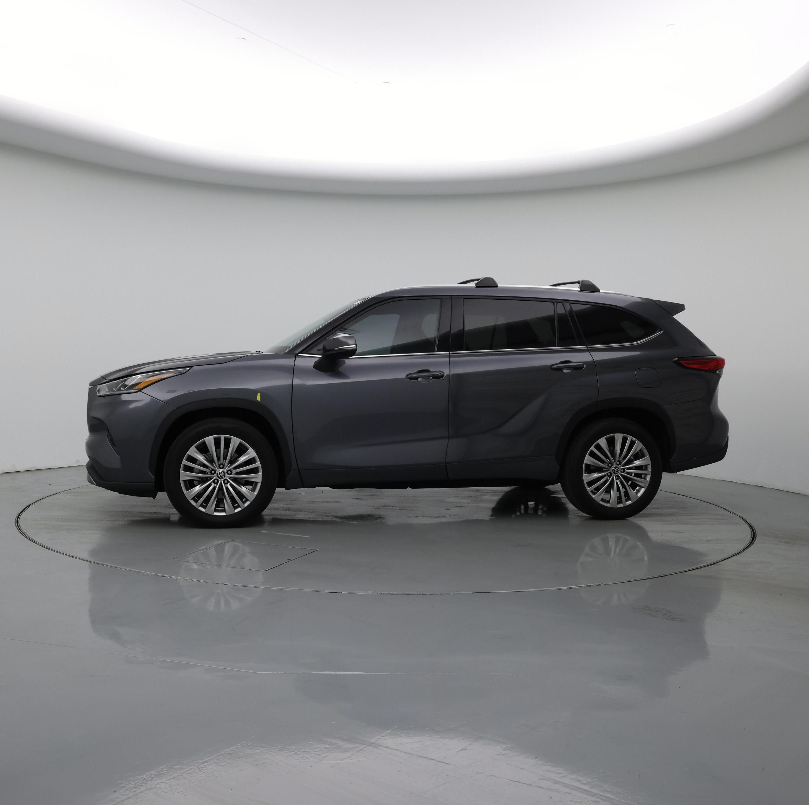 Thumbnail: 2023 Toyota Highlander - 3