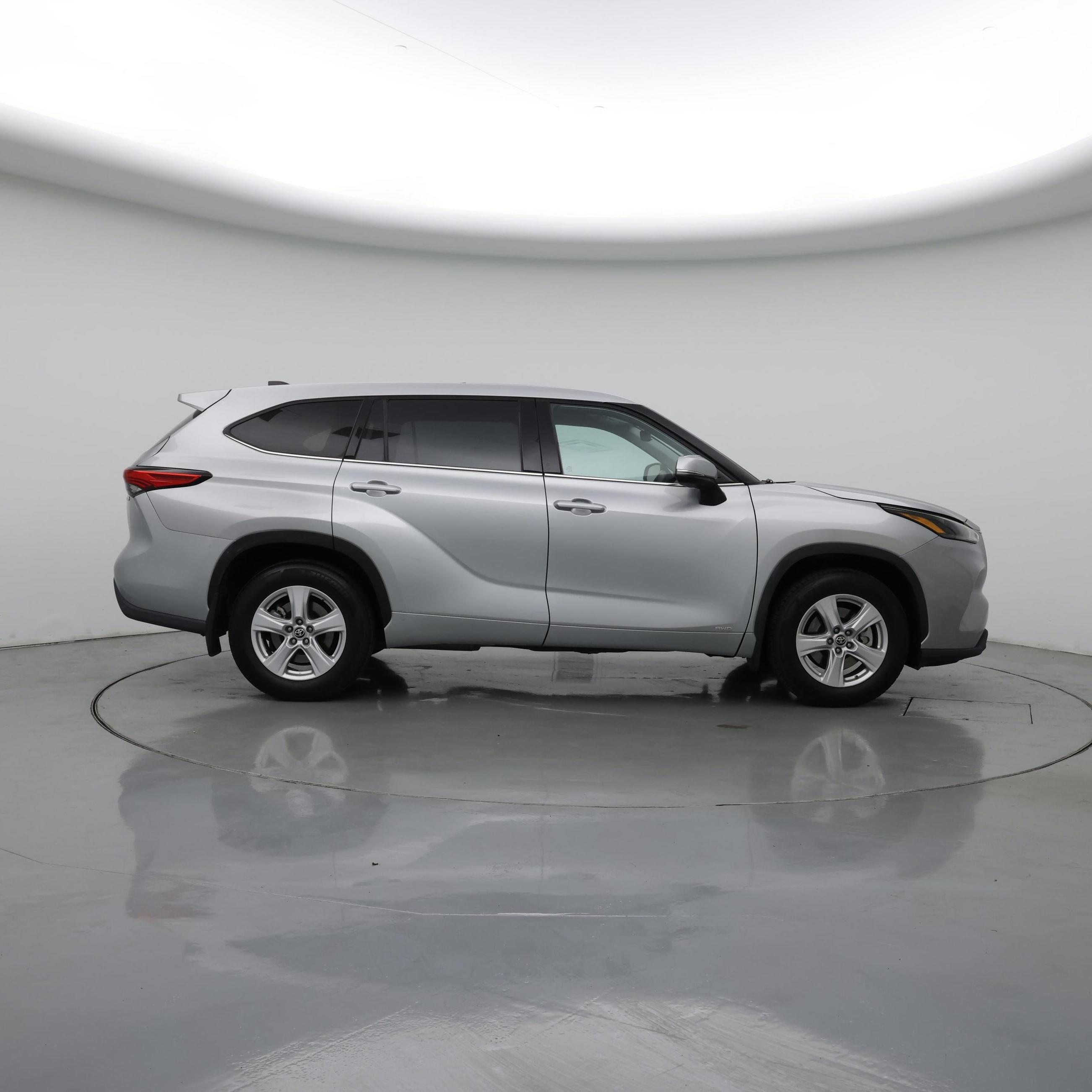 Thumbnail: 2022 Toyota Highlander - 7