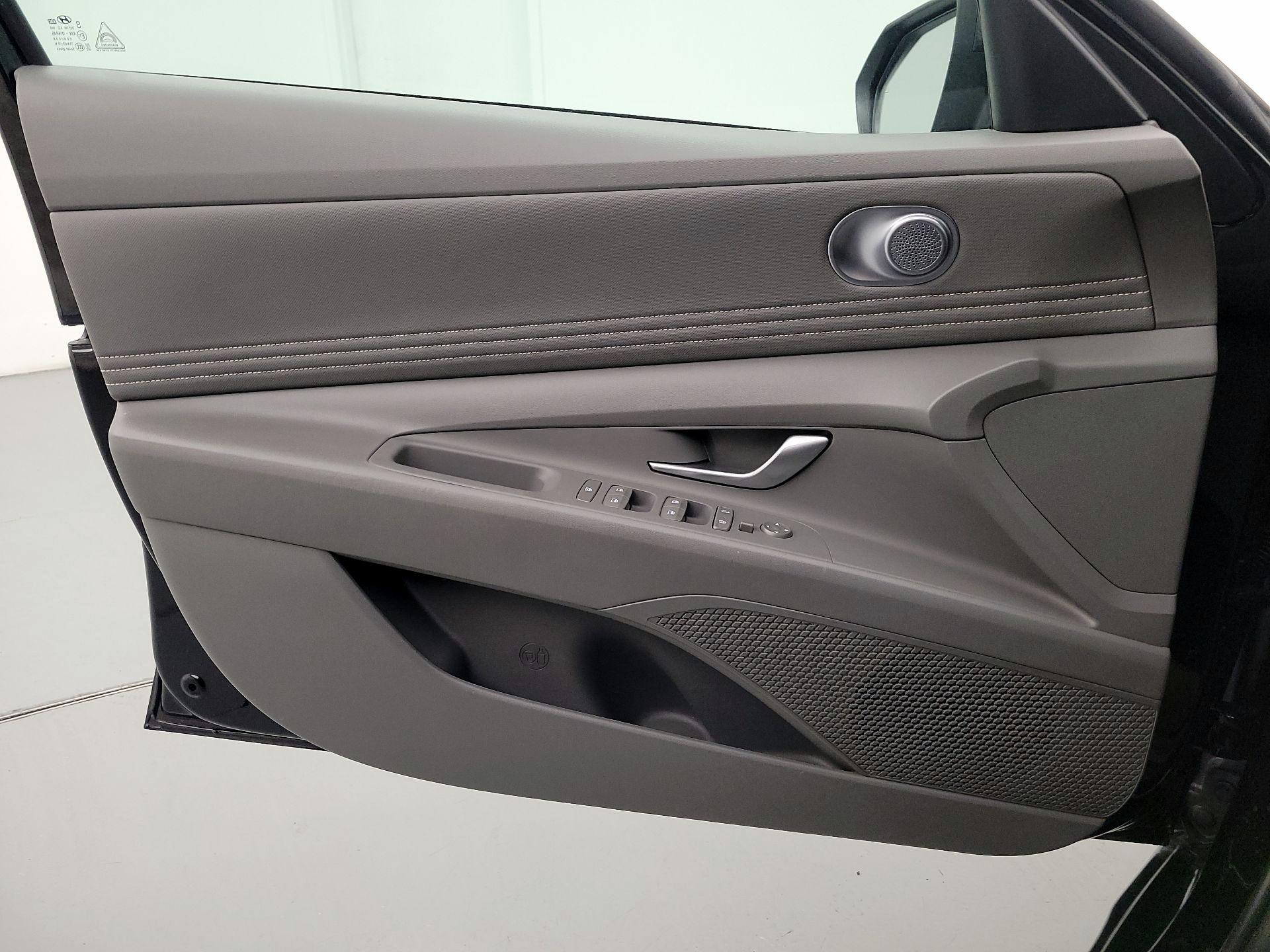 Thumbnail: 2023 Hyundai Elantra - 12