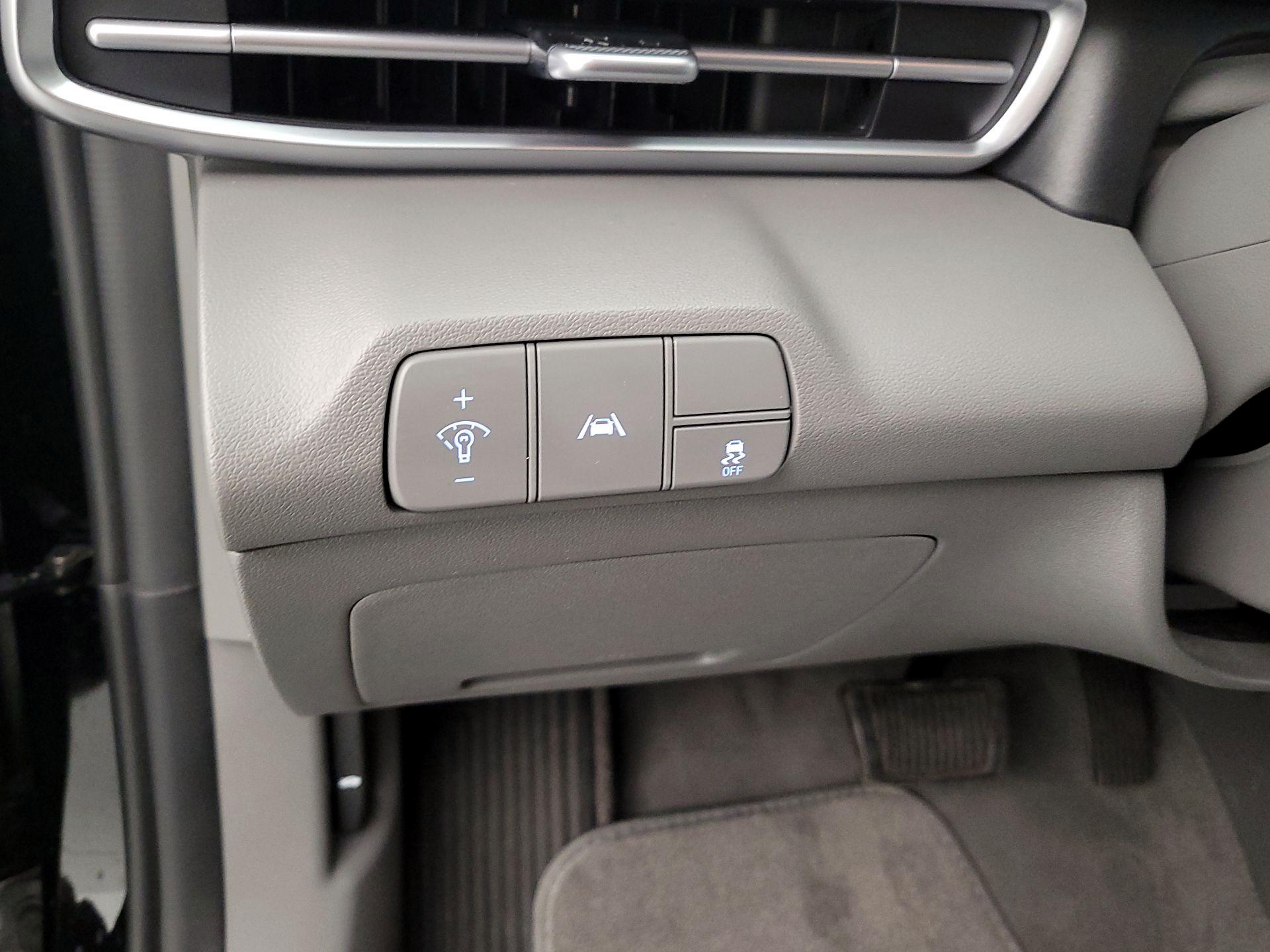 Thumbnail: 2023 Hyundai Elantra - 13