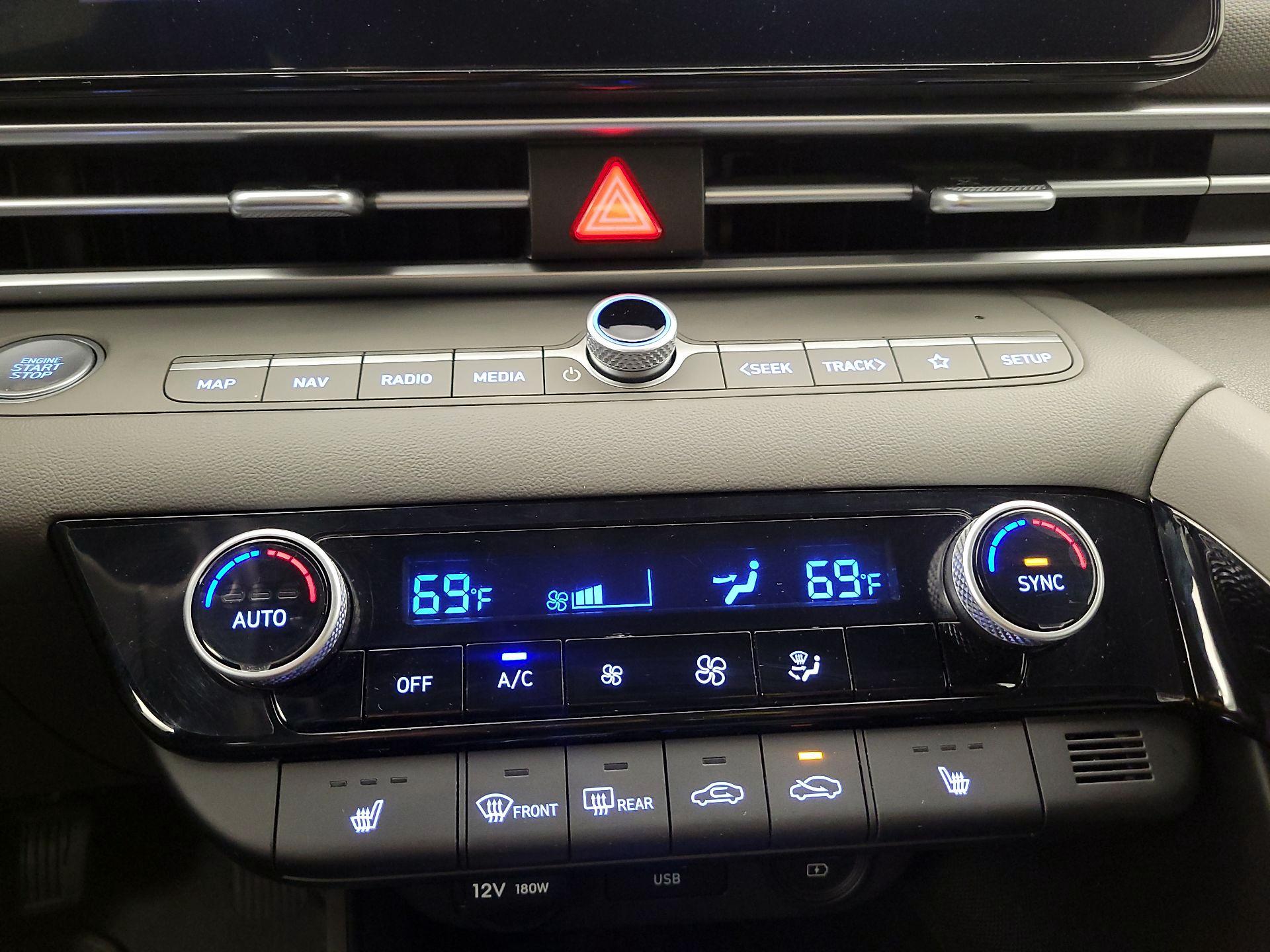 Thumbnail: 2023 Hyundai Elantra - 17