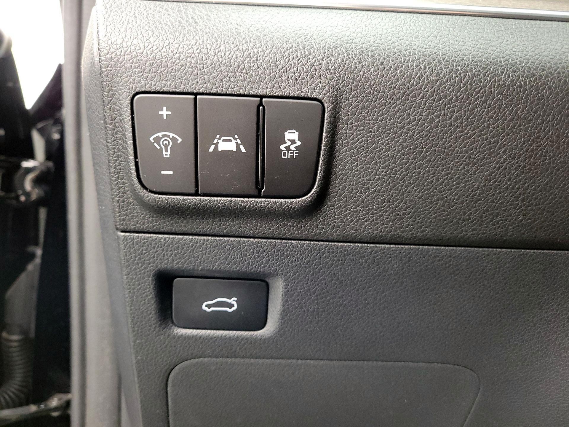 Thumbnail: 2022 Kia K5 - 13