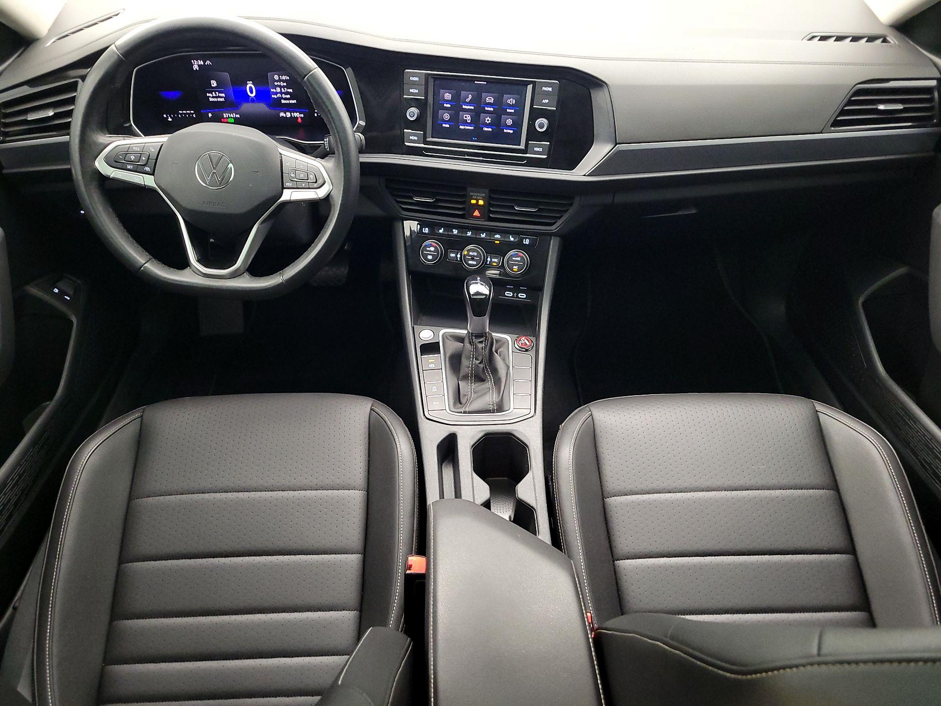 Thumbnail: 2024 Volkswagen Jetta - 9