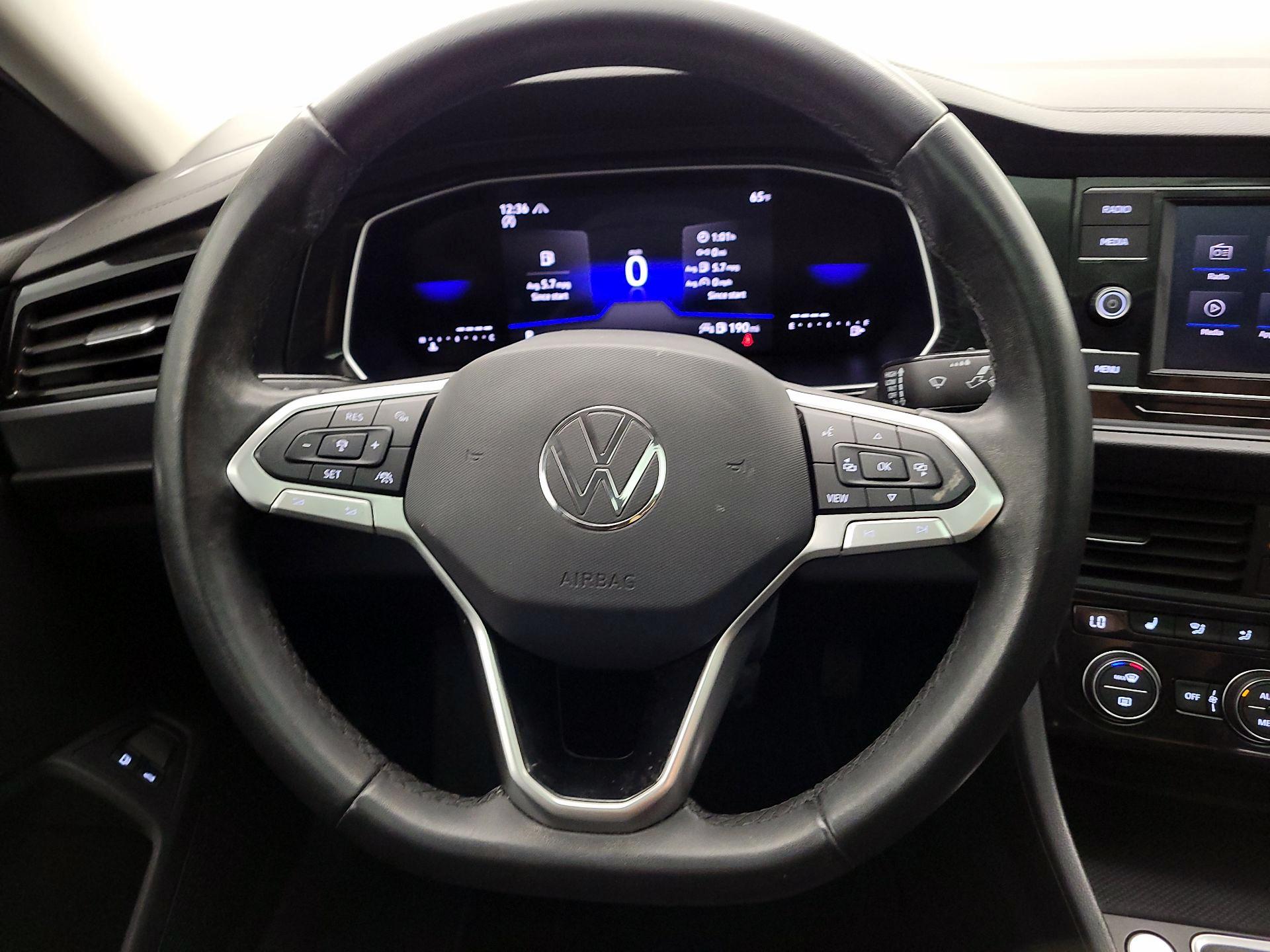 Thumbnail: 2024 Volkswagen Jetta - 10