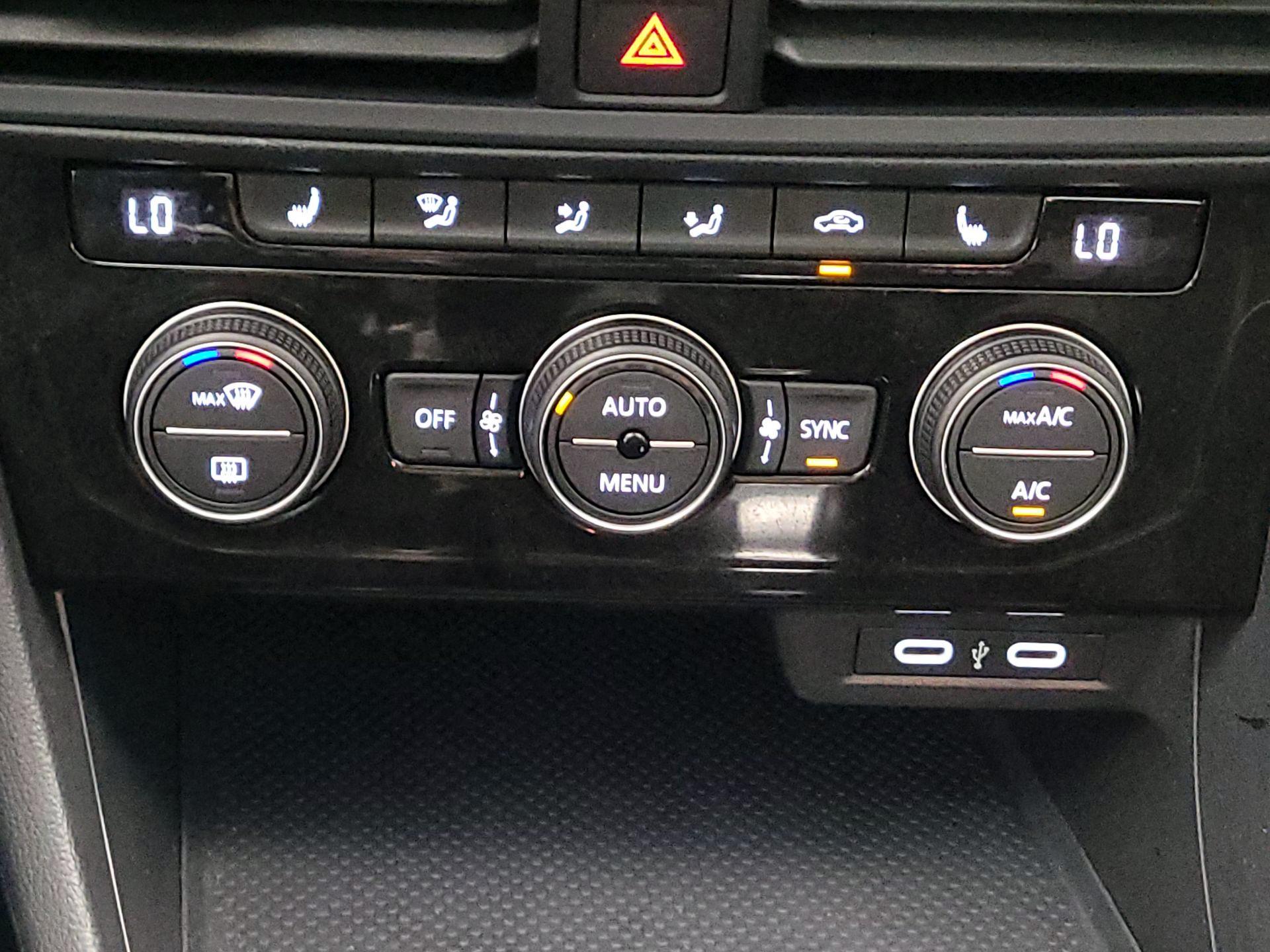 Thumbnail: 2024 Volkswagen Jetta - 16