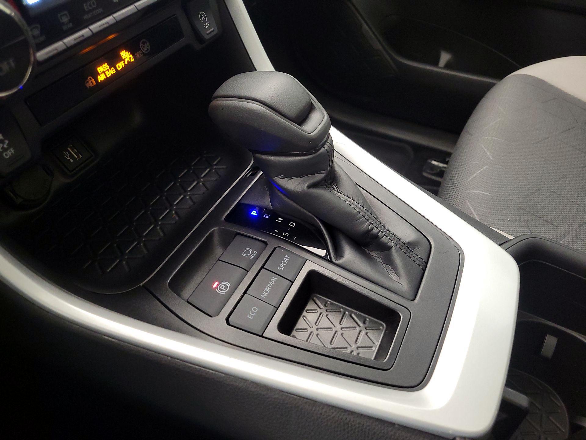 Thumbnail: 2024 Toyota RAV4 - 17