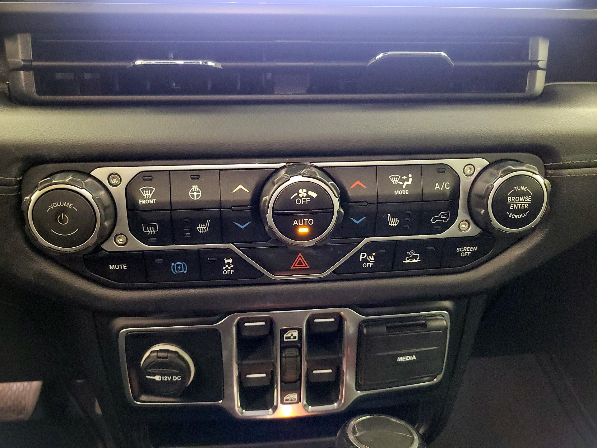 Thumbnail: 2024 Jeep Wrangler - 16