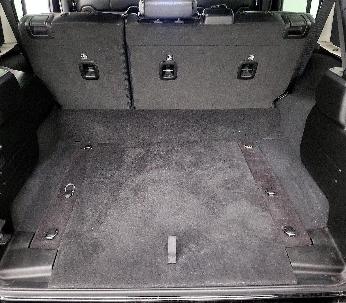 Trunk/Cargo (Seats Up)