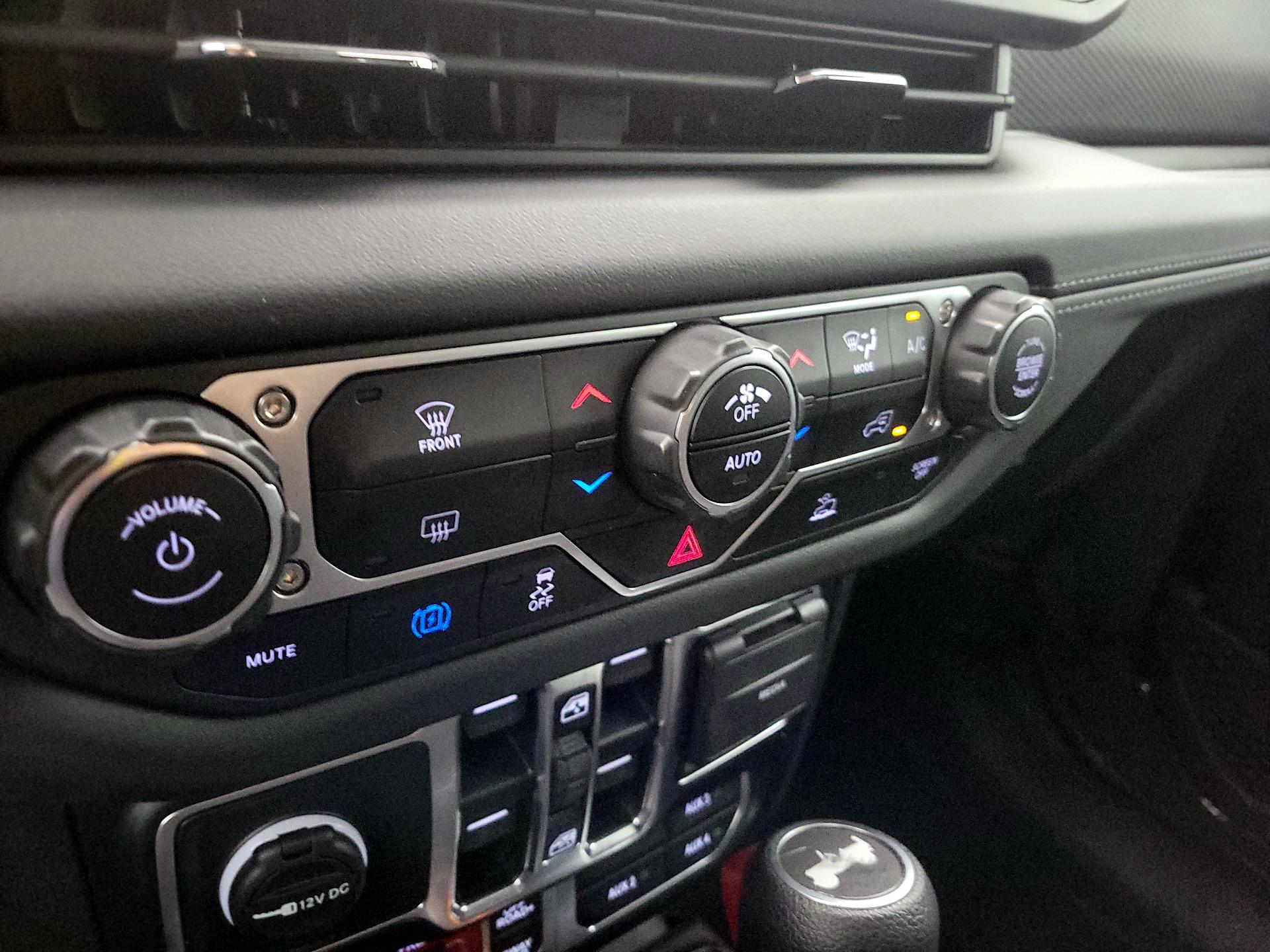 Thumbnail: 2024 Jeep Wrangler - 17