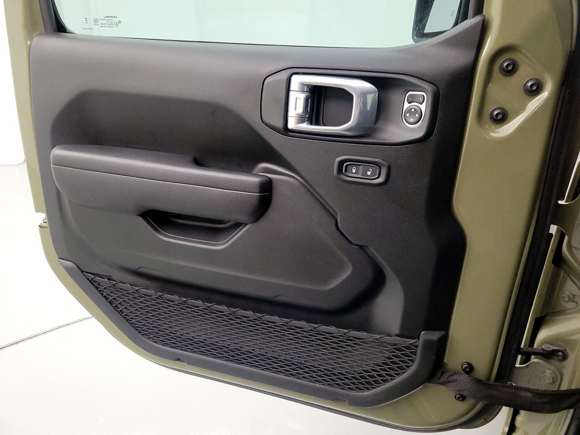 Thumbnail: 2025 Jeep Wrangler - 12