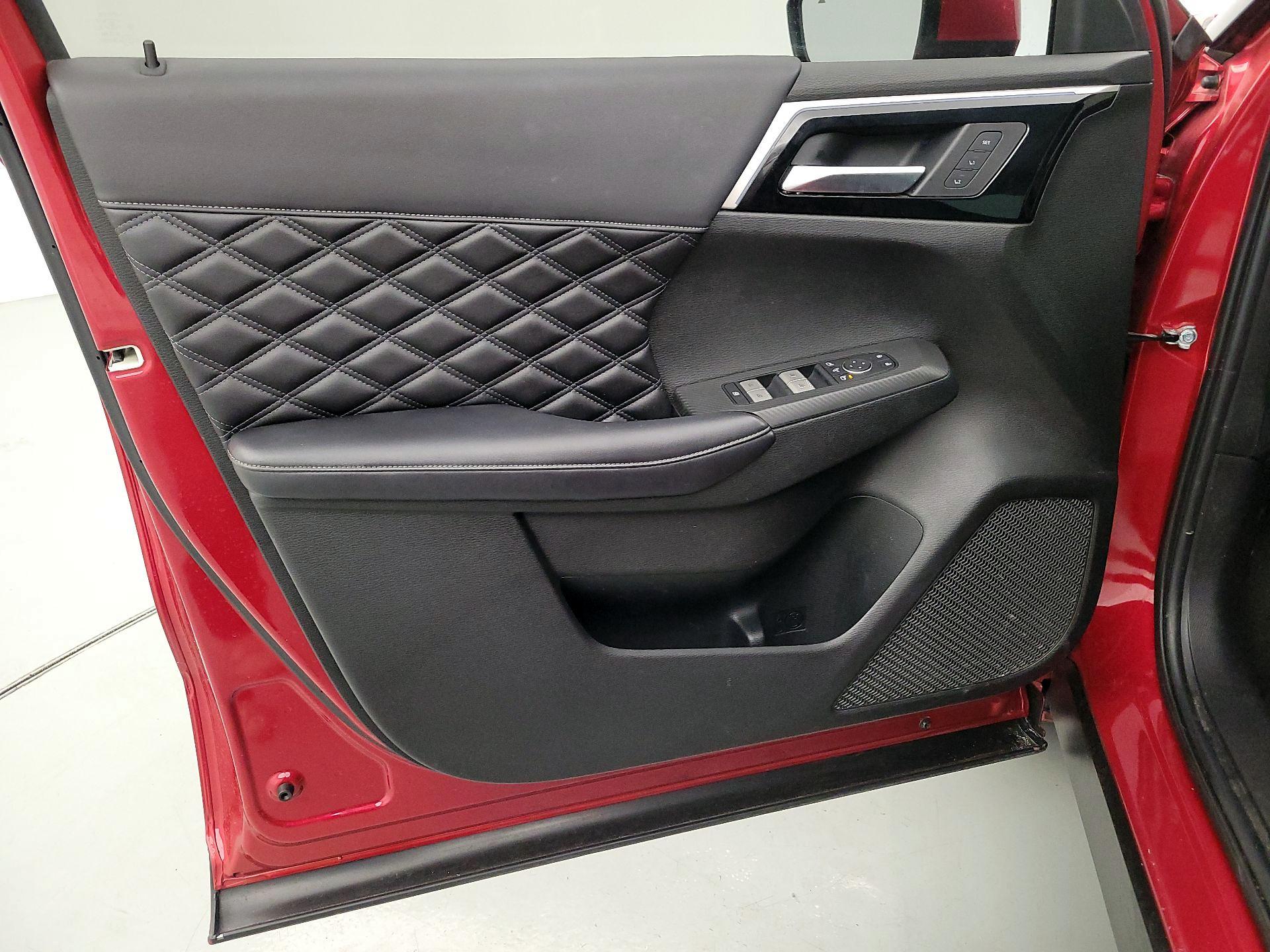 Thumbnail: 2022 Mitsubishi Outlander - 12