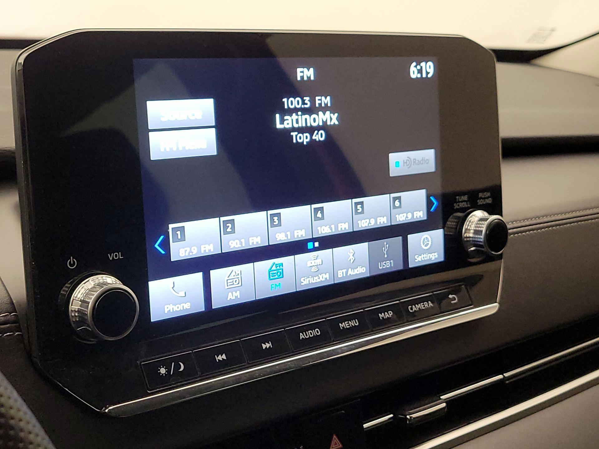 Thumbnail: 2022 Mitsubishi Outlander - 16