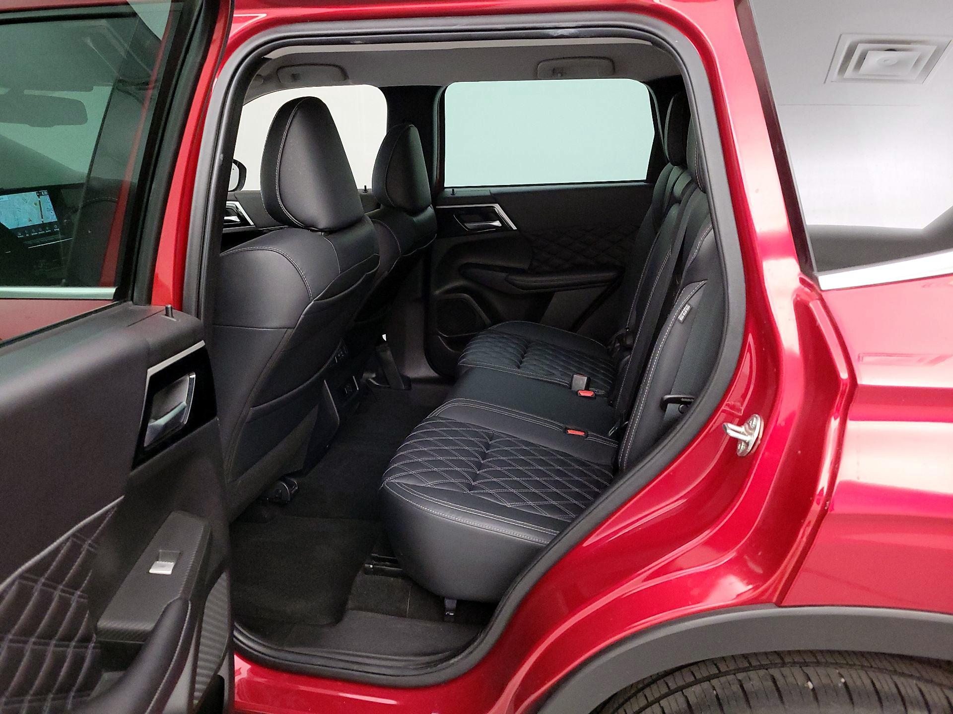 Thumbnail: 2022 Mitsubishi Outlander - 20