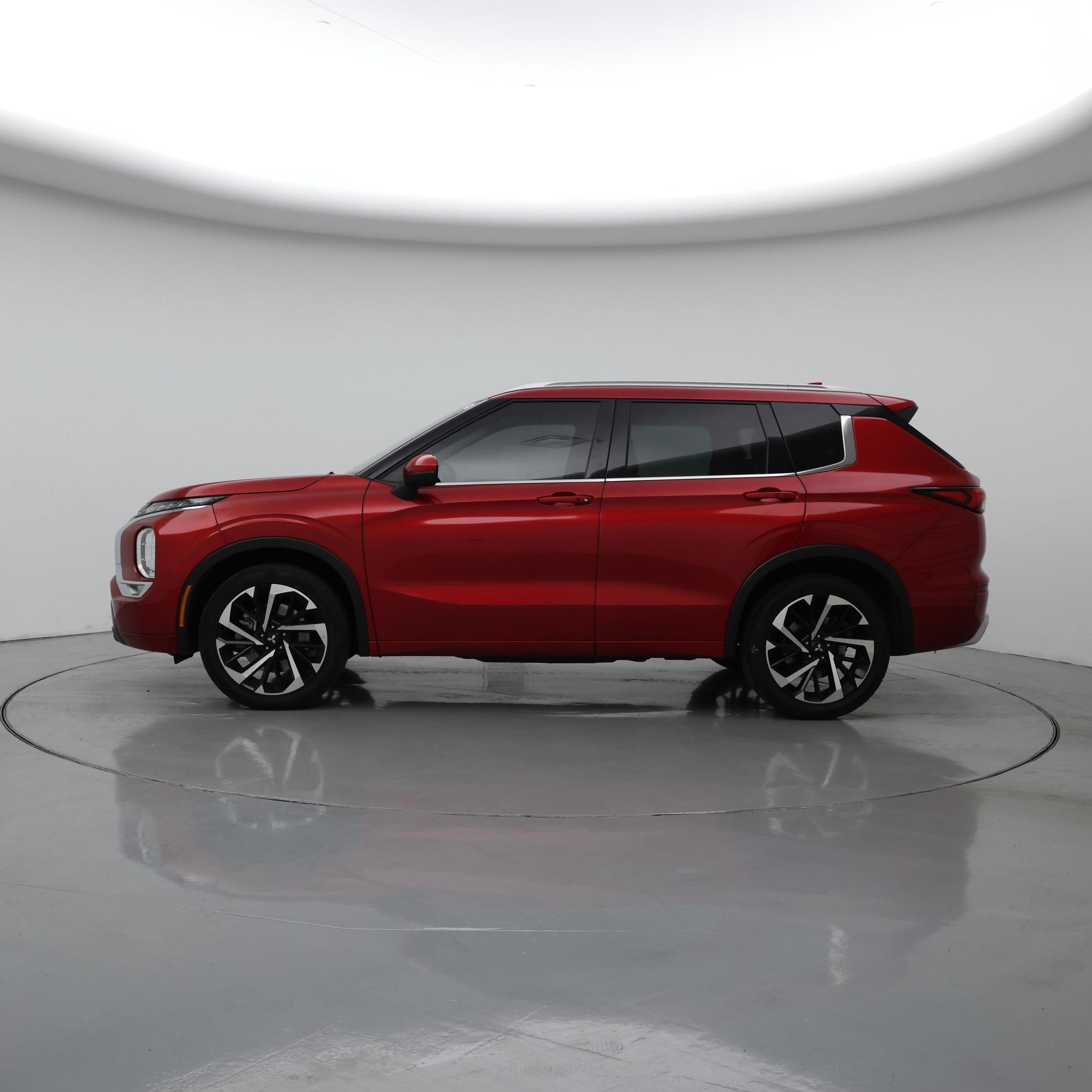 Thumbnail: 2022 Mitsubishi Outlander - 3