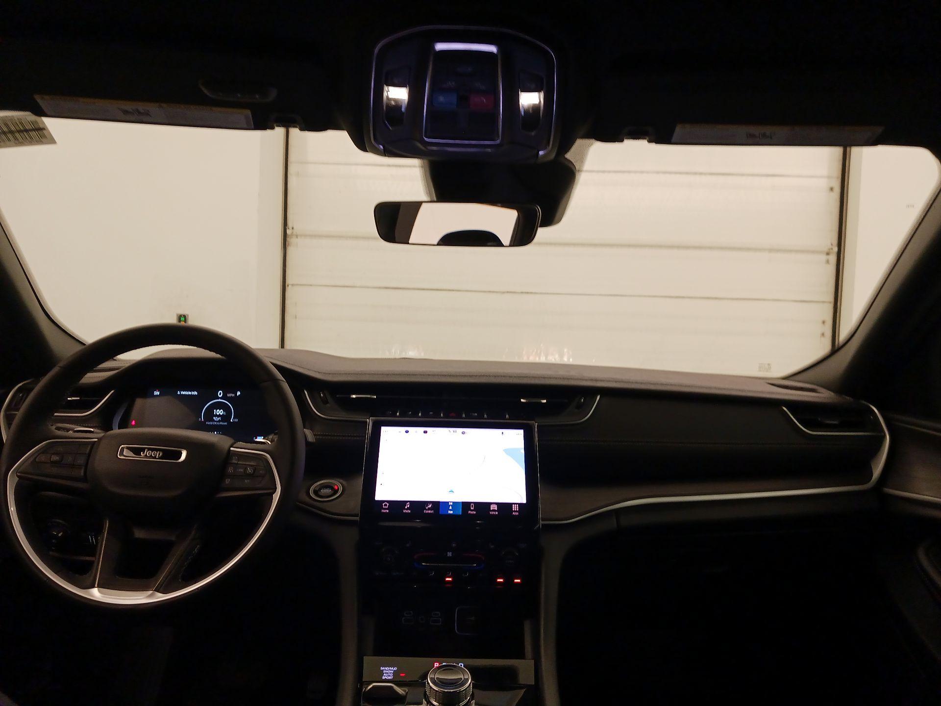 Thumbnail: 2025 Jeep Grand Cherokee - 9