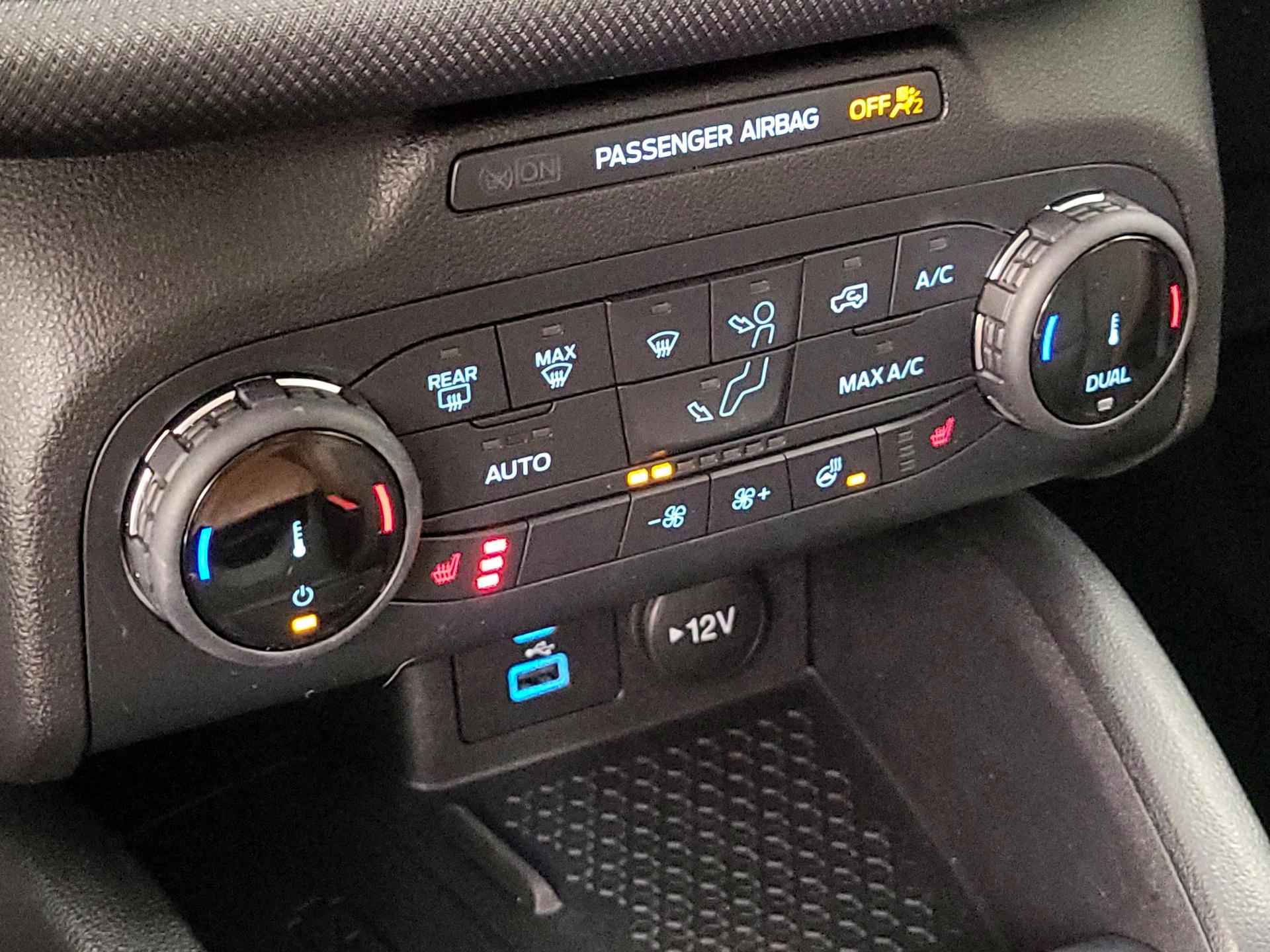 Thumbnail: 2022 Ford Bronco Sport - 15