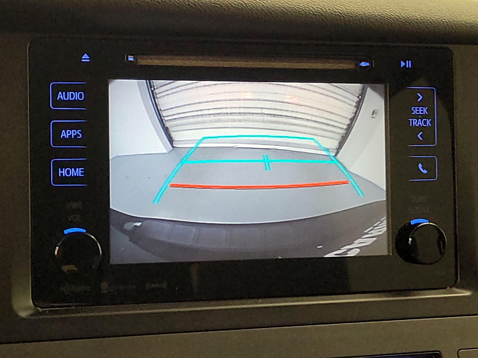 Thumbnail: 2017 Toyota Sienna - 14
