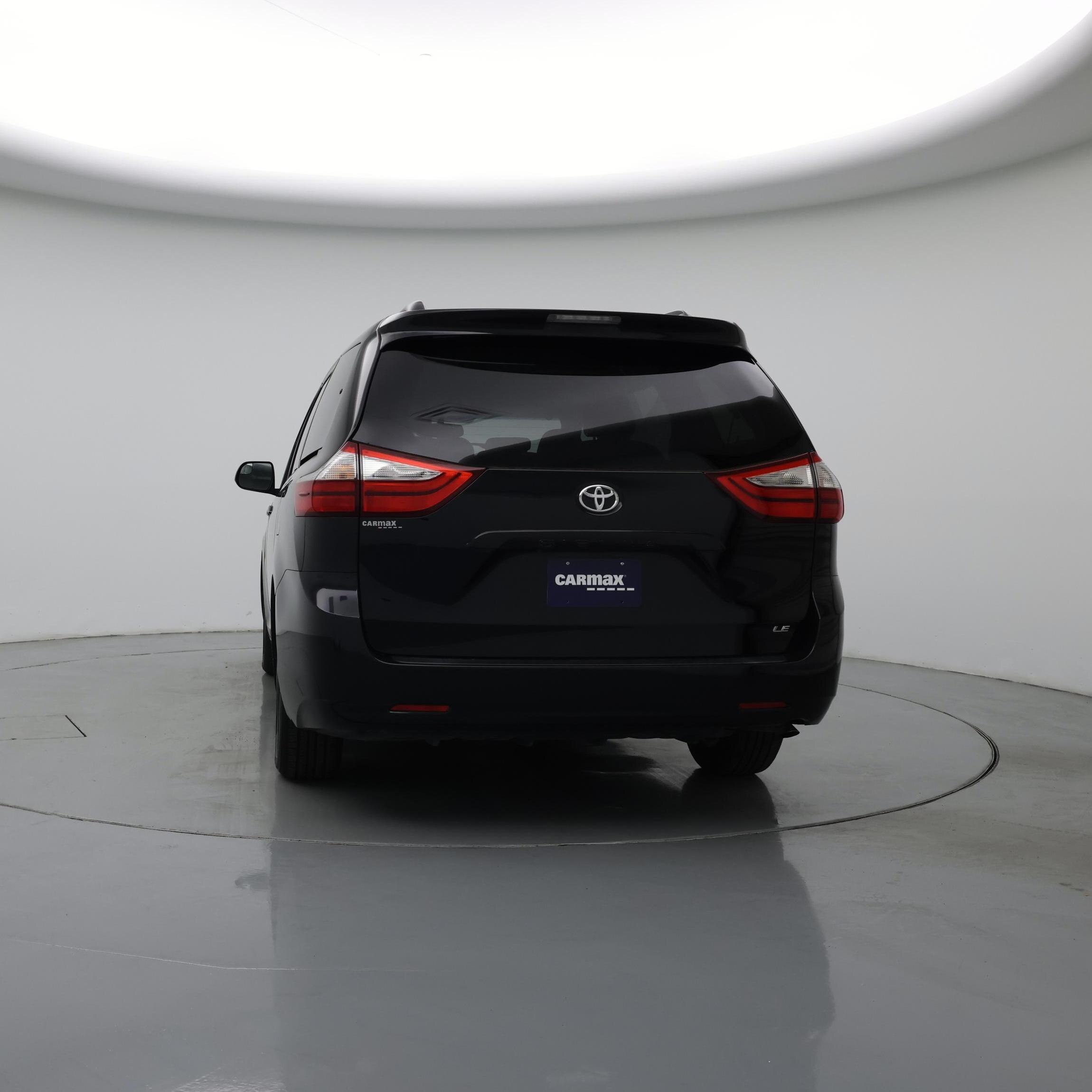 Thumbnail: 2017 Toyota Sienna - 6