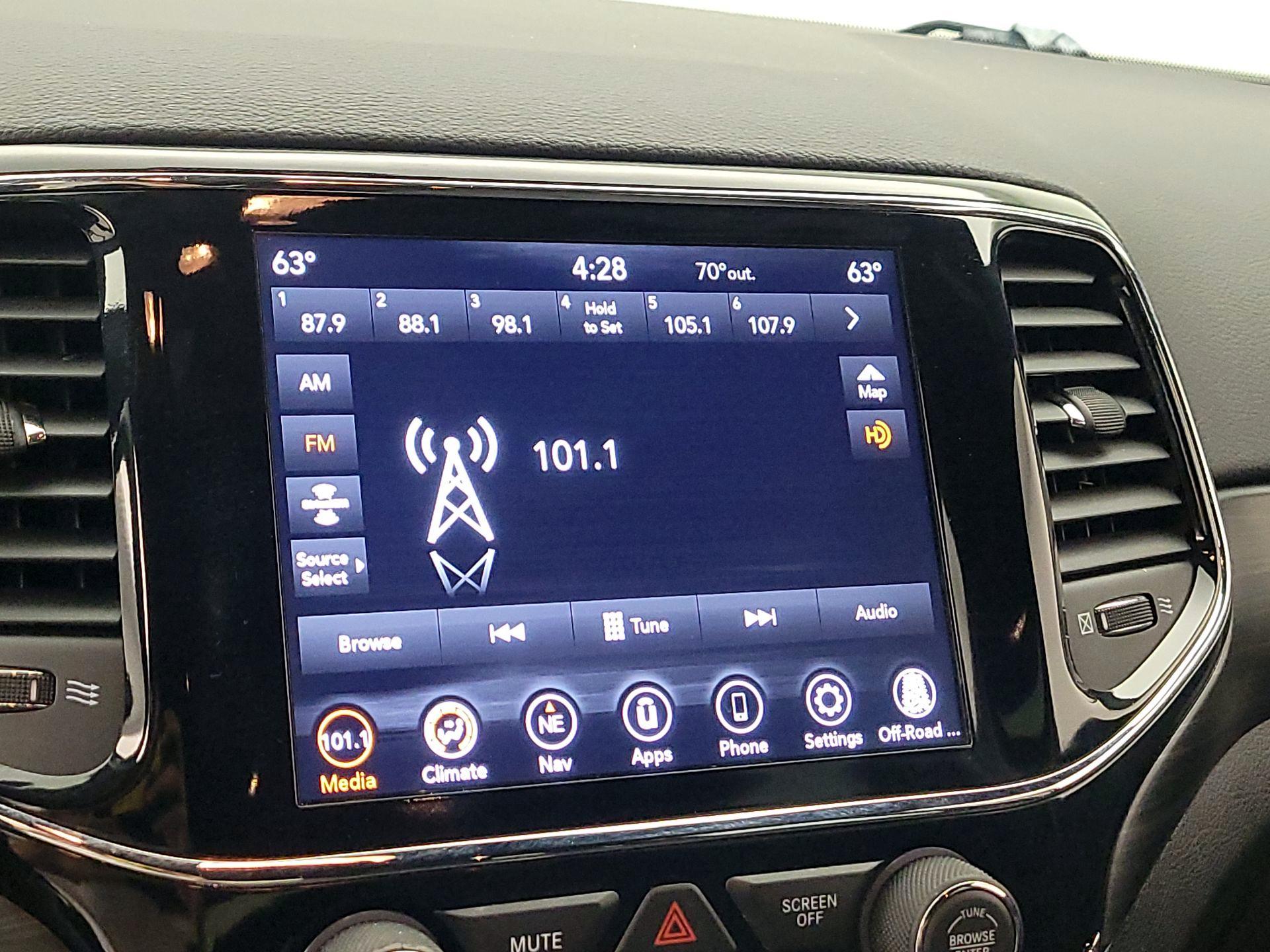 Thumbnail: 2020 Jeep Grand Cherokee - 16