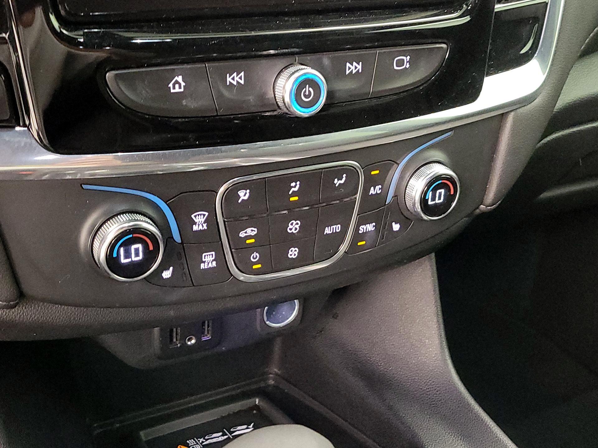 Thumbnail: 2022 Chevrolet Traverse - 16