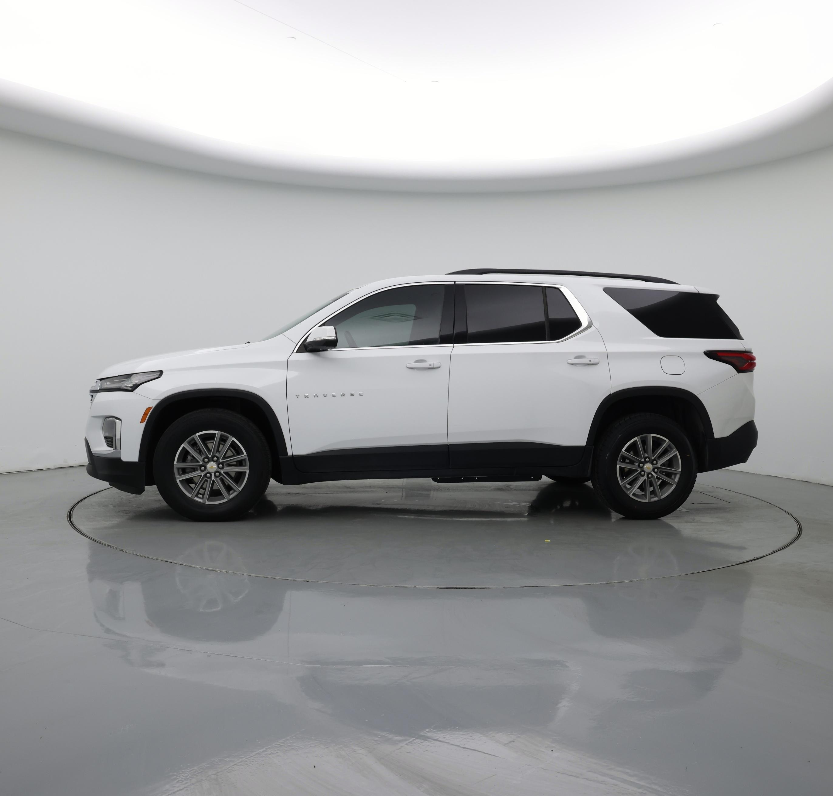 Thumbnail: 2022 Chevrolet Traverse - 3