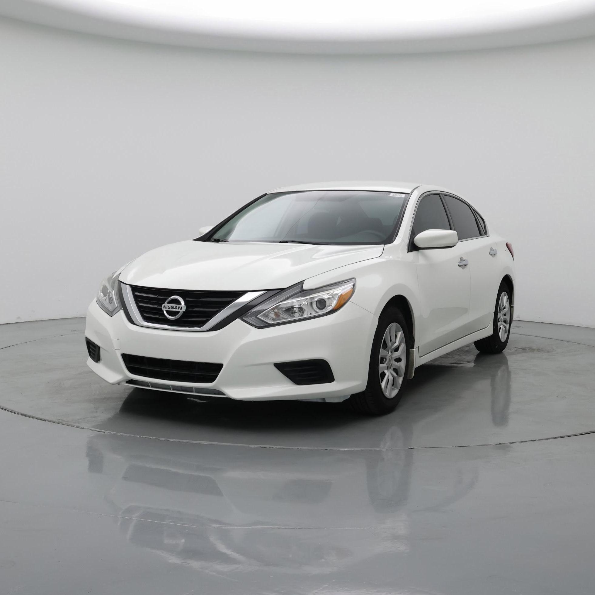 Thumbnail: 2018 Nissan Altima - 4