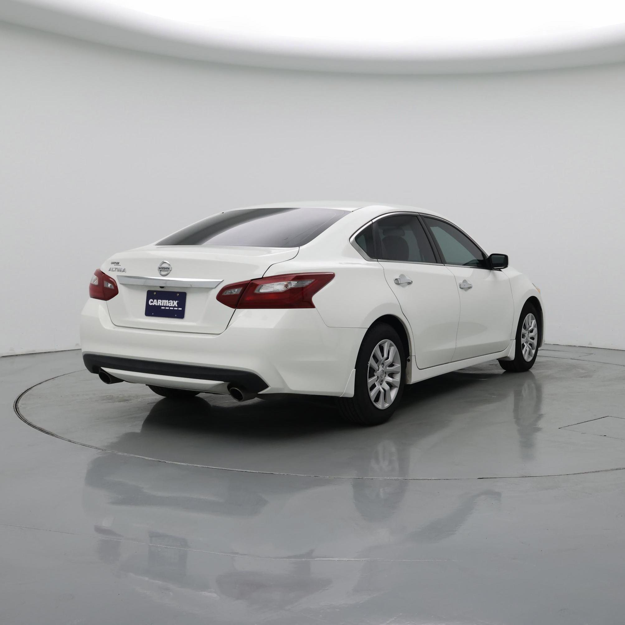 Thumbnail: 2018 Nissan Altima - 8