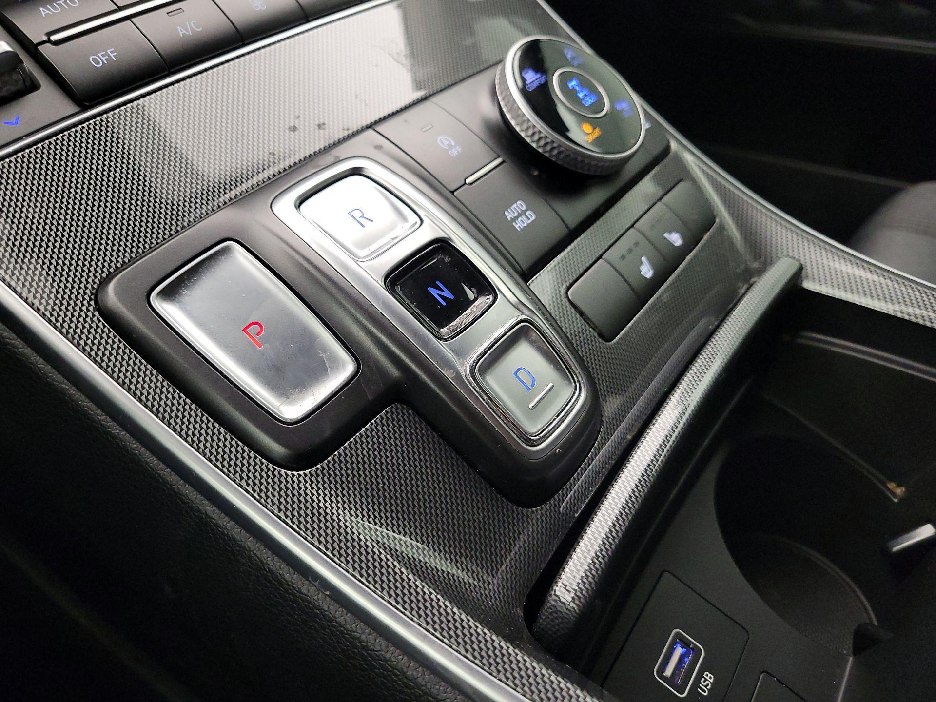 Thumbnail: 2022 Hyundai Santa Fe - 17