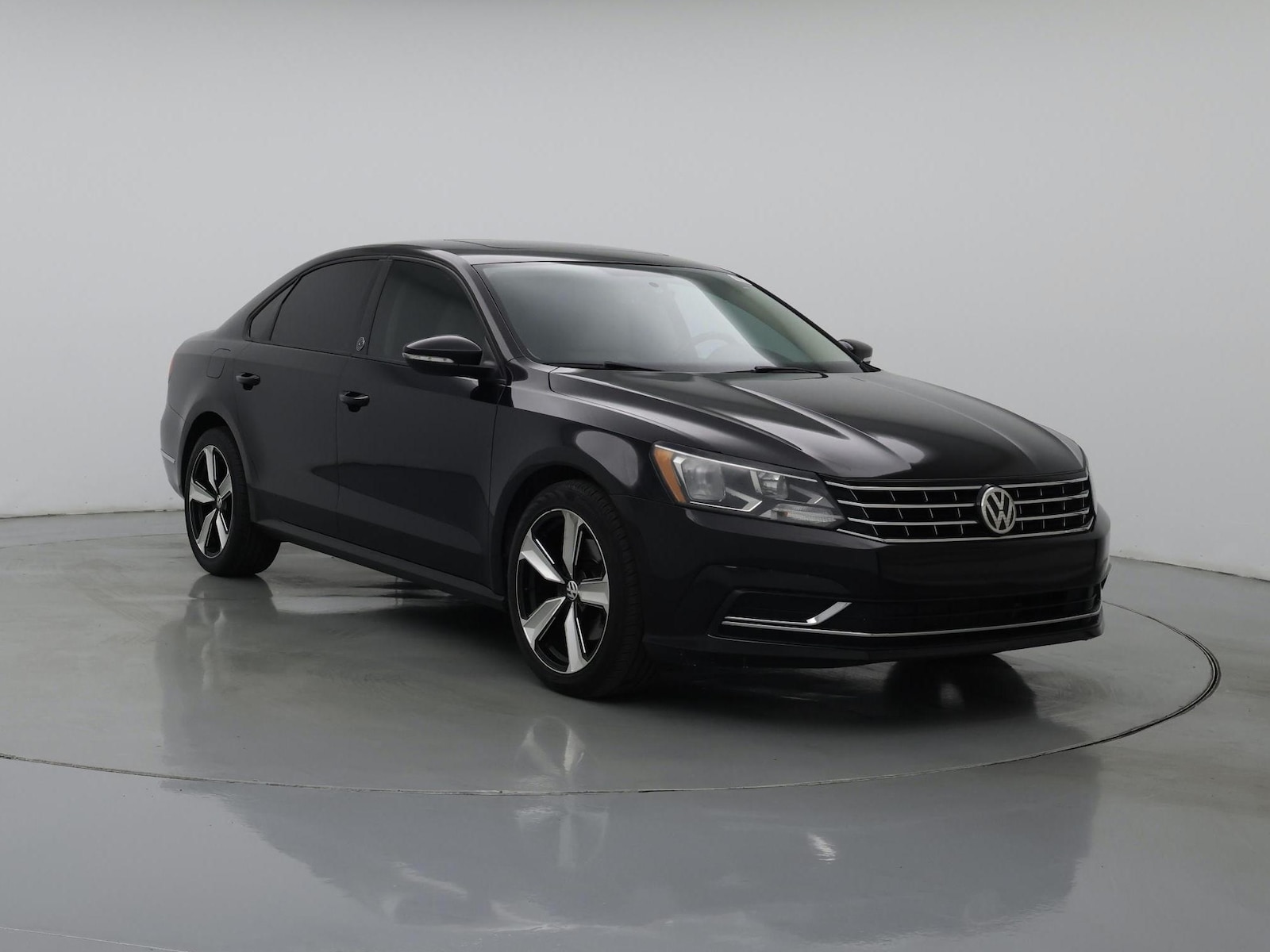 2019 Volkswagen Passat Wolfsburg Edition - Photo 2