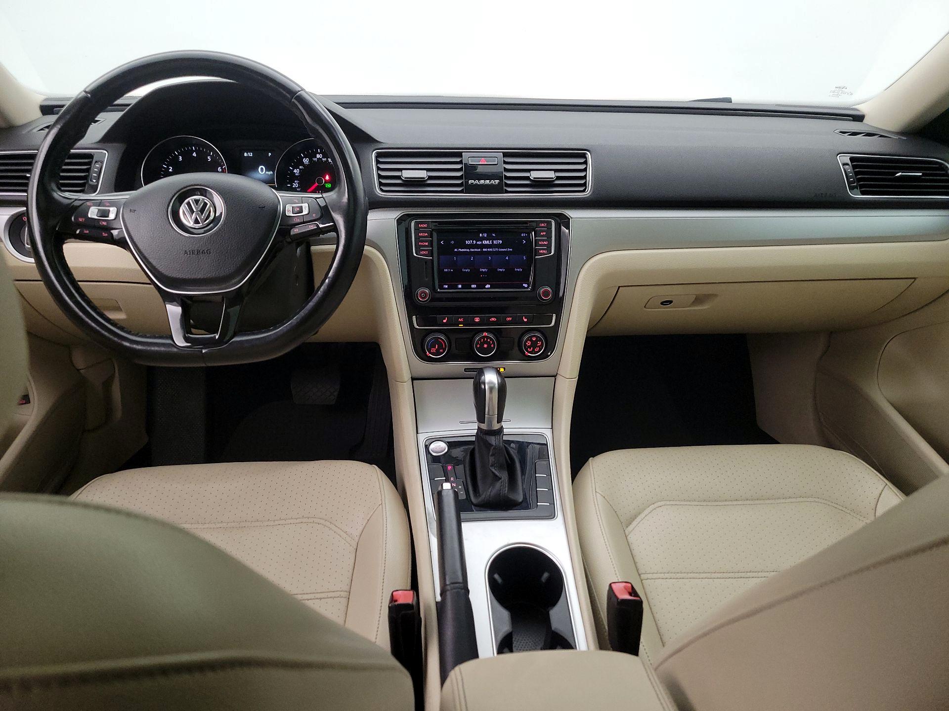Thumbnail: 2019 Volkswagen Passat - 9