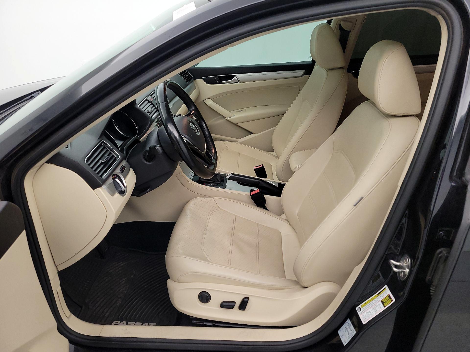 Thumbnail: 2019 Volkswagen Passat - 11