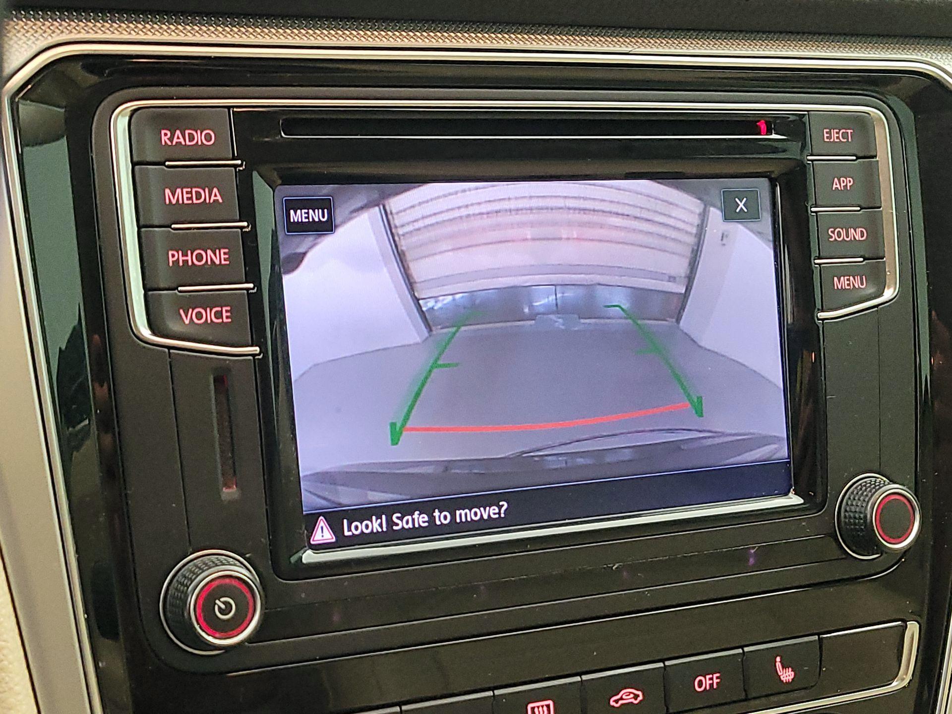 Thumbnail: 2019 Volkswagen Passat - 14