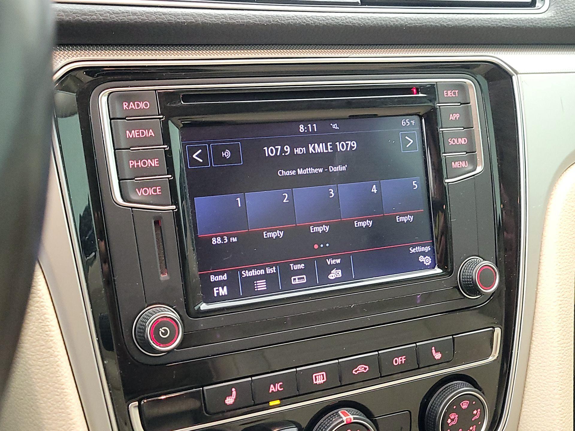 Thumbnail: 2019 Volkswagen Passat - 15