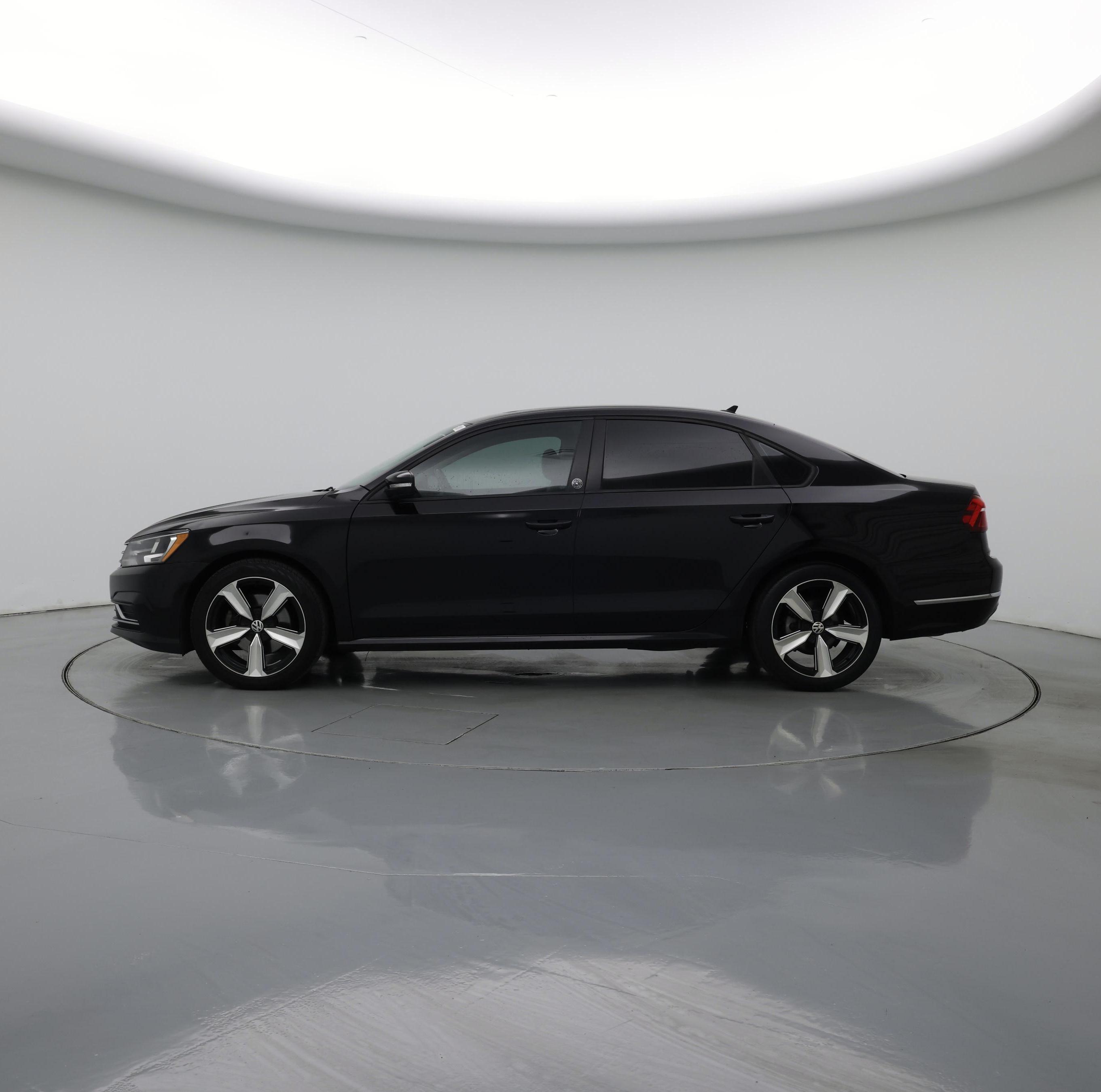 Thumbnail: 2019 Volkswagen Passat - 3