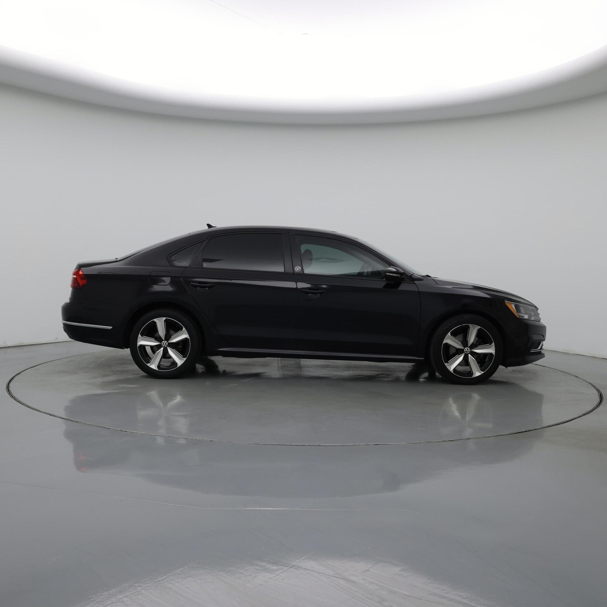 Thumbnail: 2019 Volkswagen Passat - 7