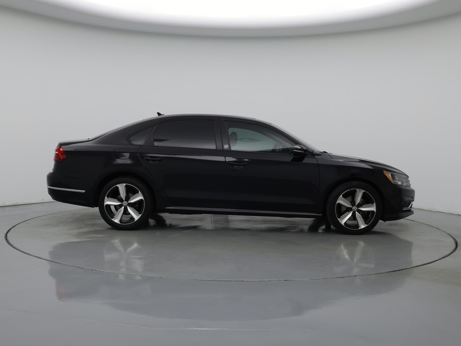 2019 Volkswagen Passat Wolfsburg Edition - Photo 8