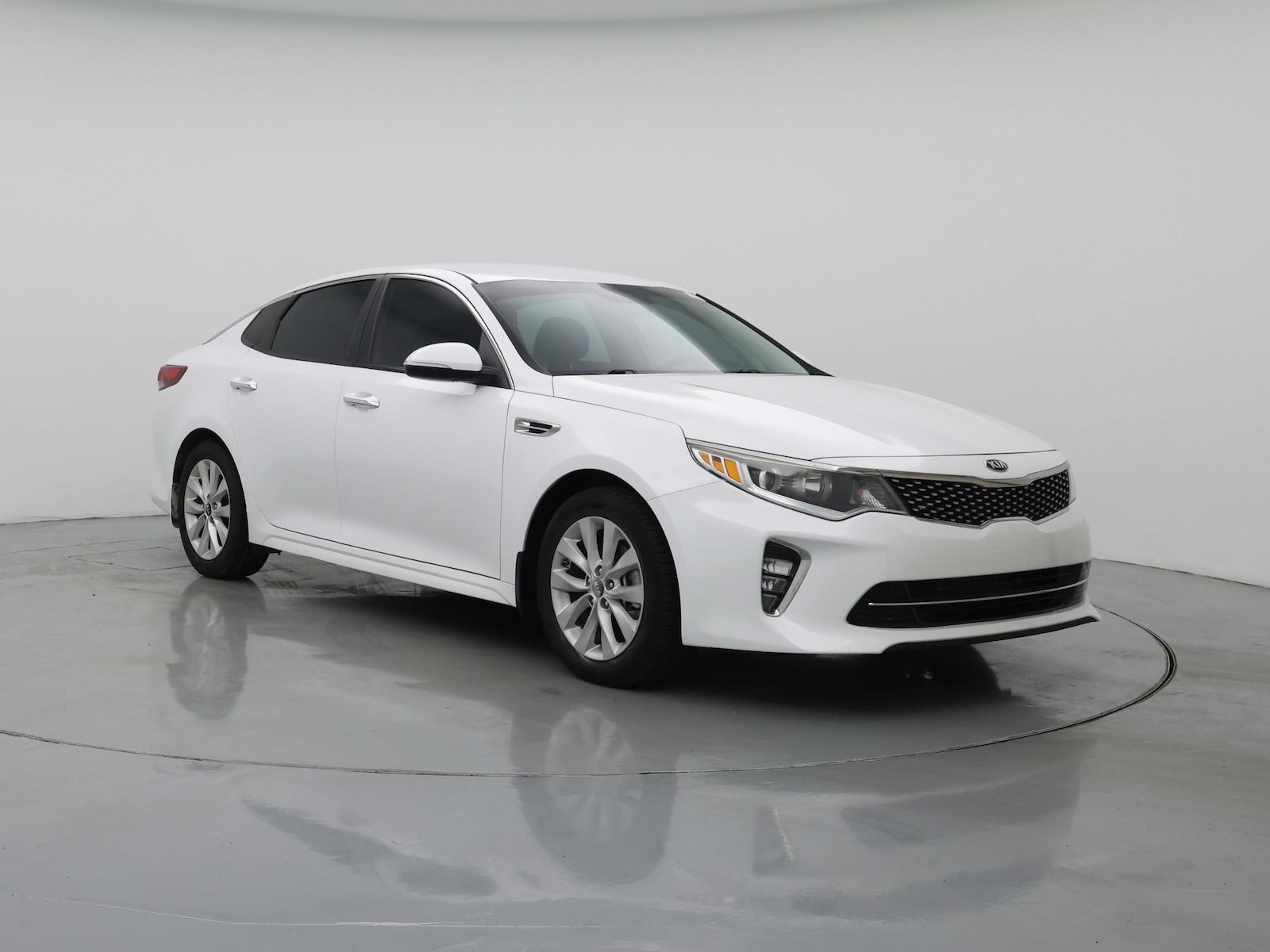 2018 Kia Optima S - Photo 2