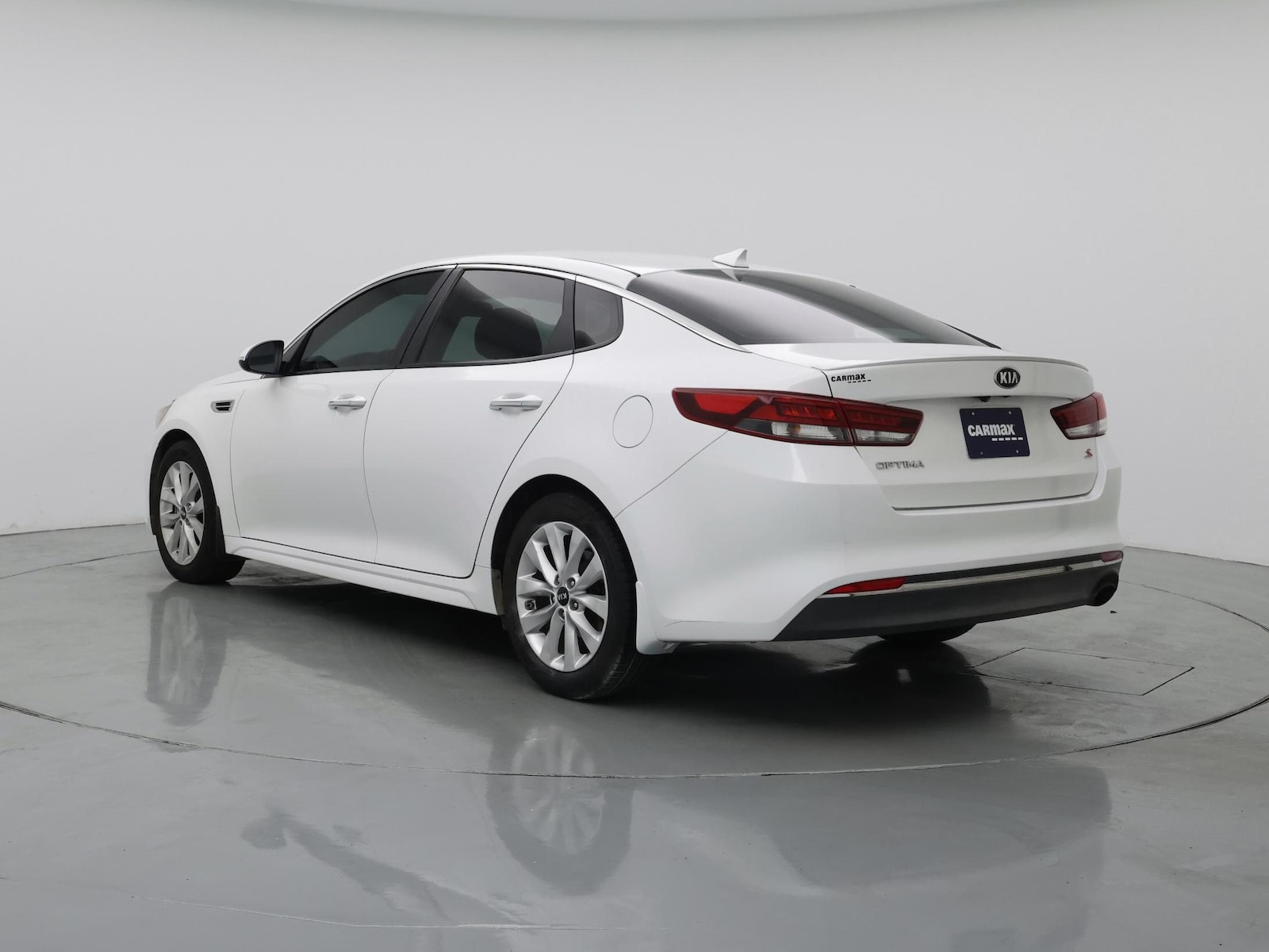 2018 Kia Optima S - Photo 3