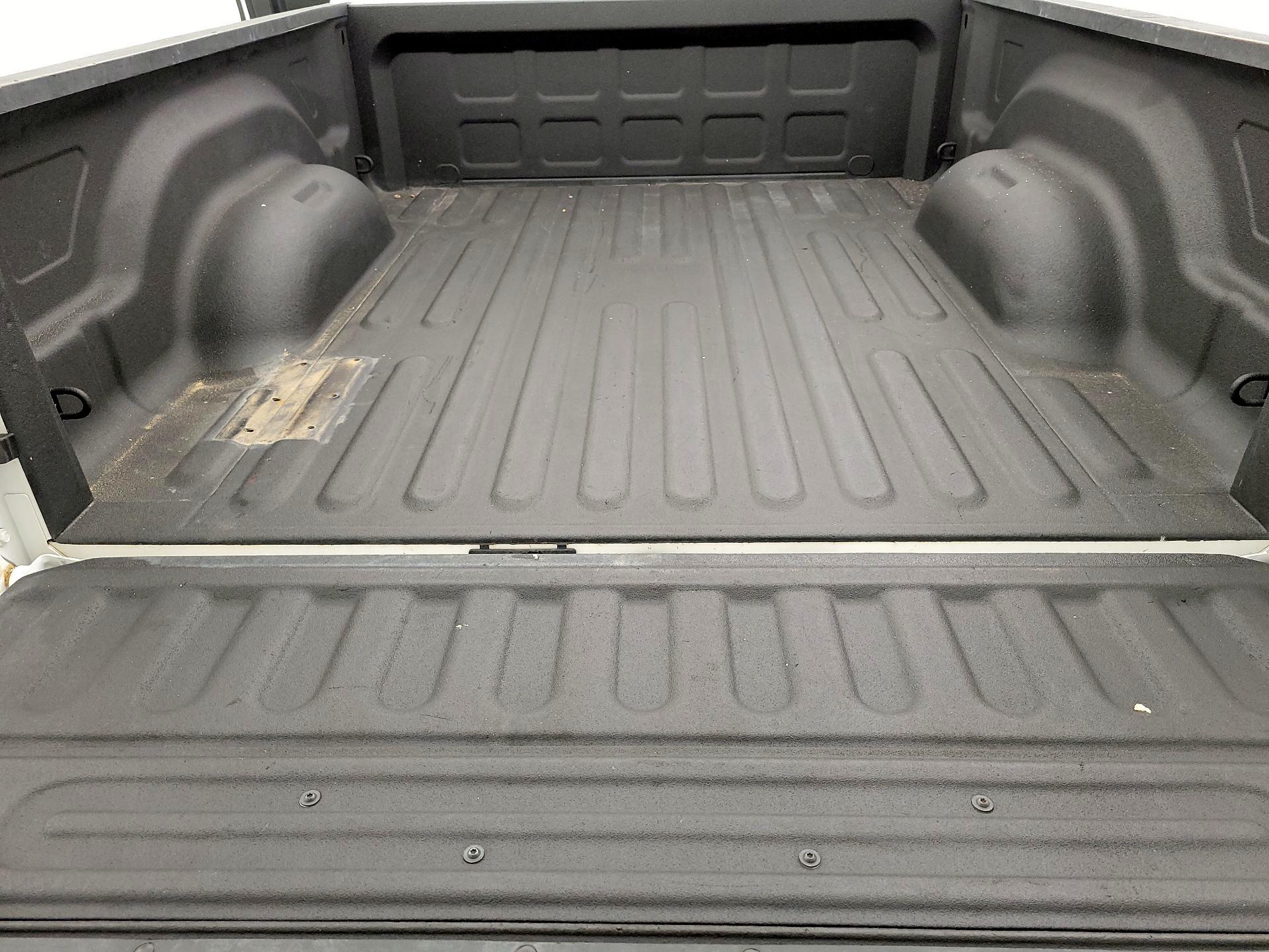 Thumbnail: 2021 RAM 1500 Classic - 16