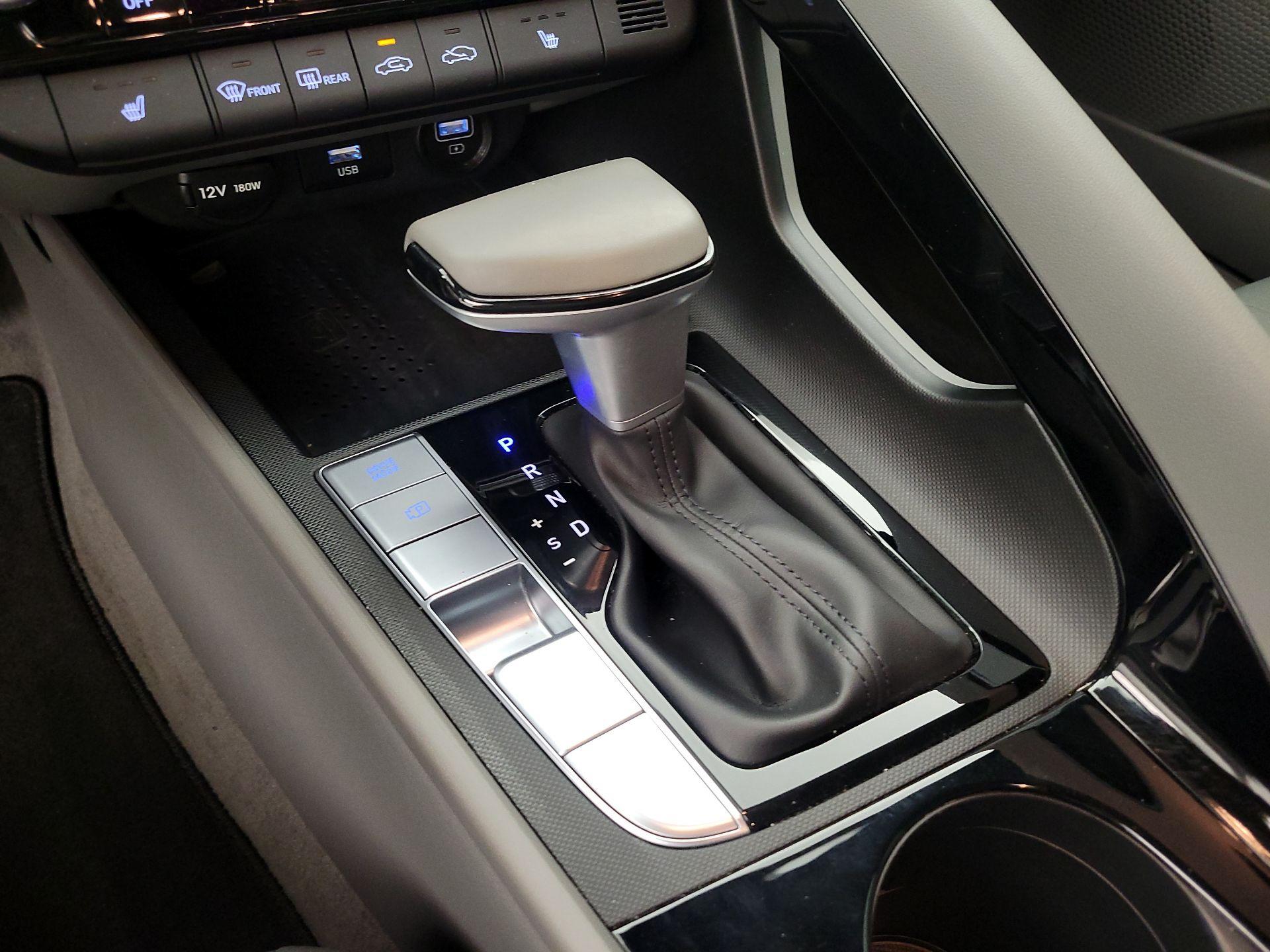 Thumbnail: 2023 Hyundai Elantra - 18