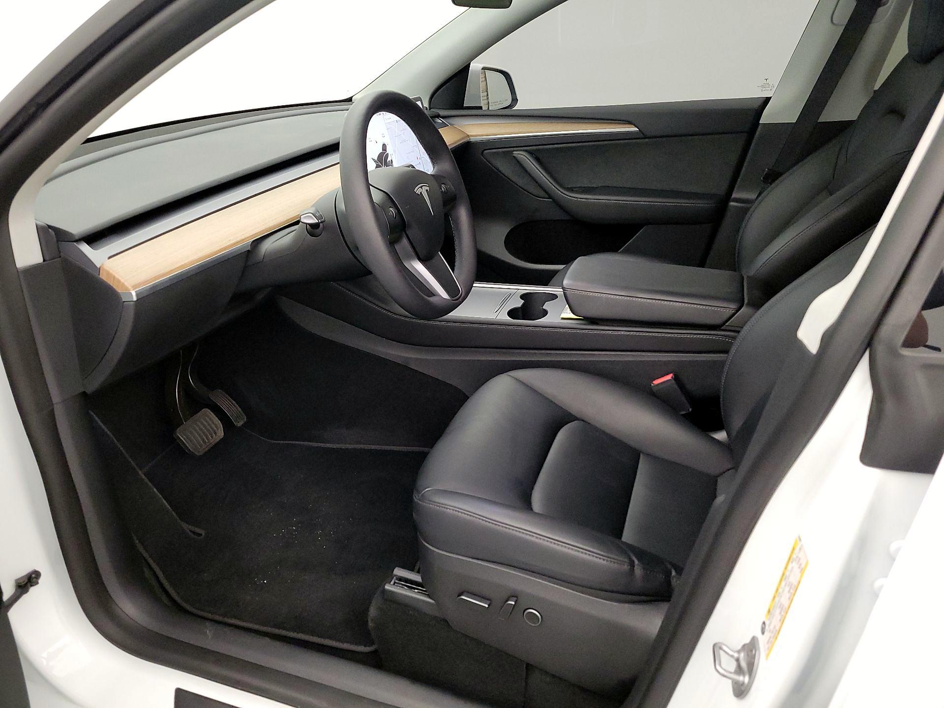 Thumbnail: 2022 Tesla Model Y - 11