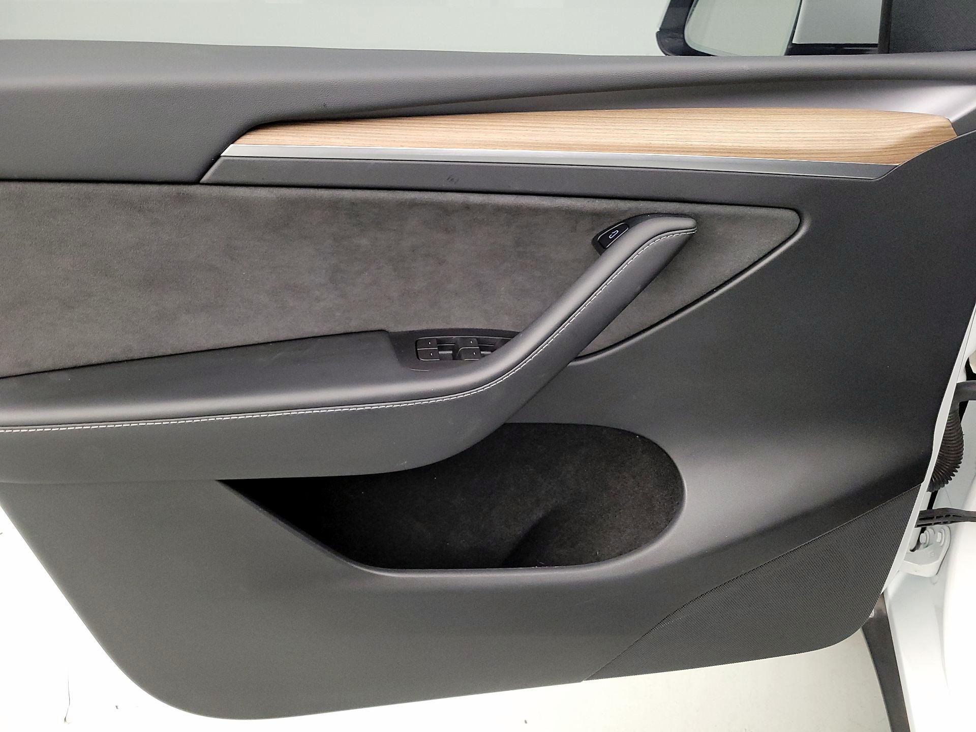 Thumbnail: 2022 Tesla Model Y - 12