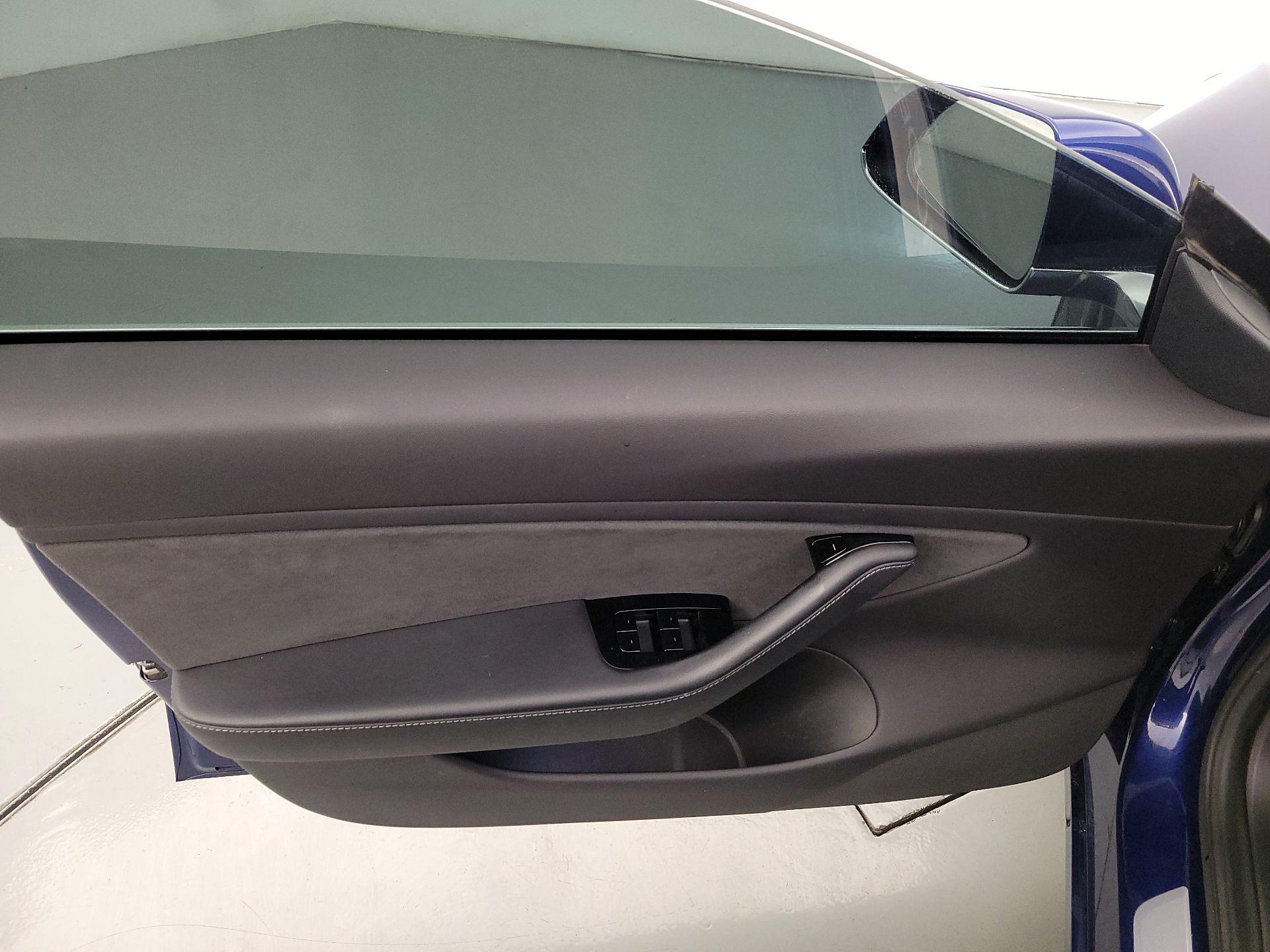 Thumbnail: 2019 Tesla Model 3 - 12