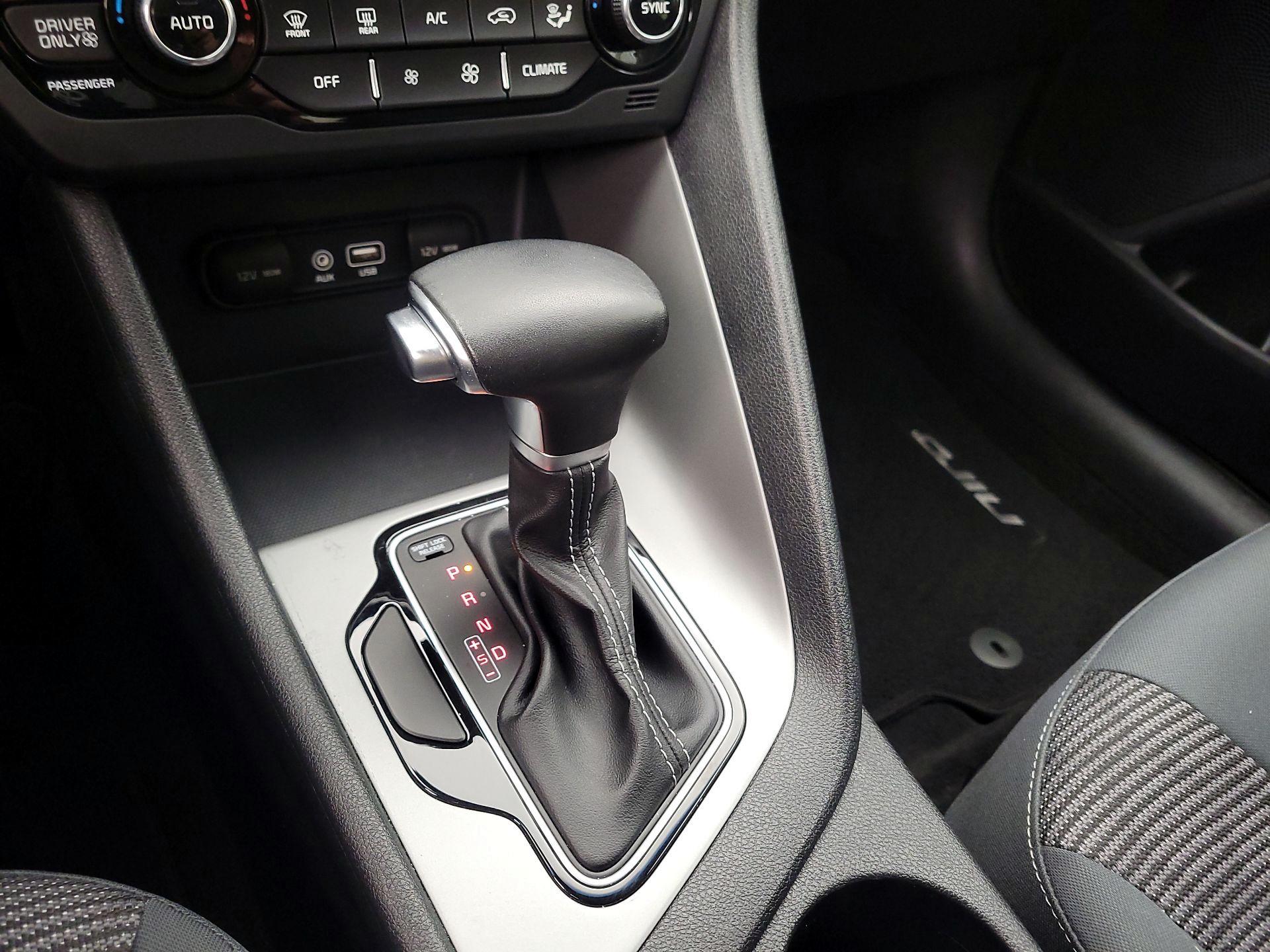 Thumbnail: 2017 Kia Niro - 17