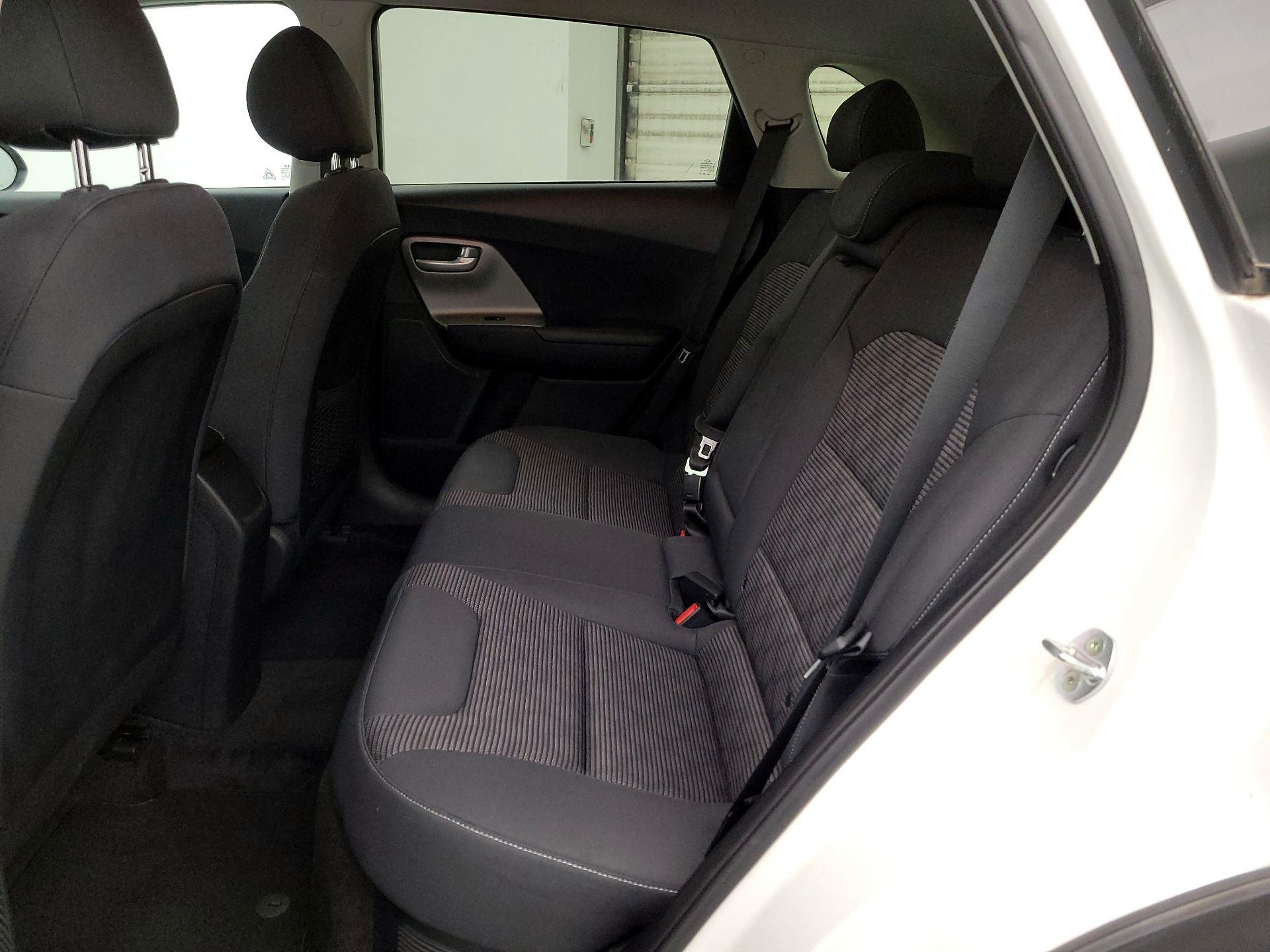 Thumbnail: 2017 Kia Niro - 19