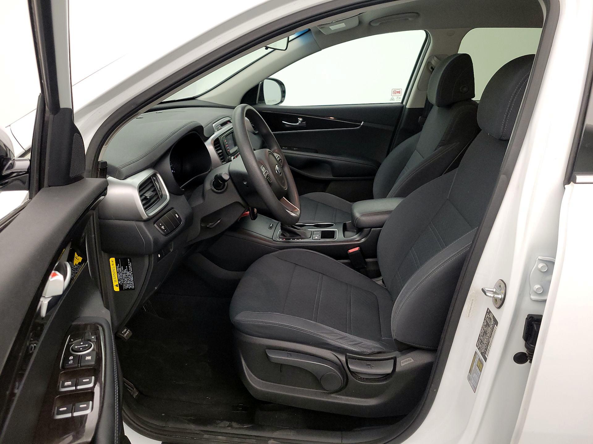 Thumbnail: 2017 Kia Sorento - 11