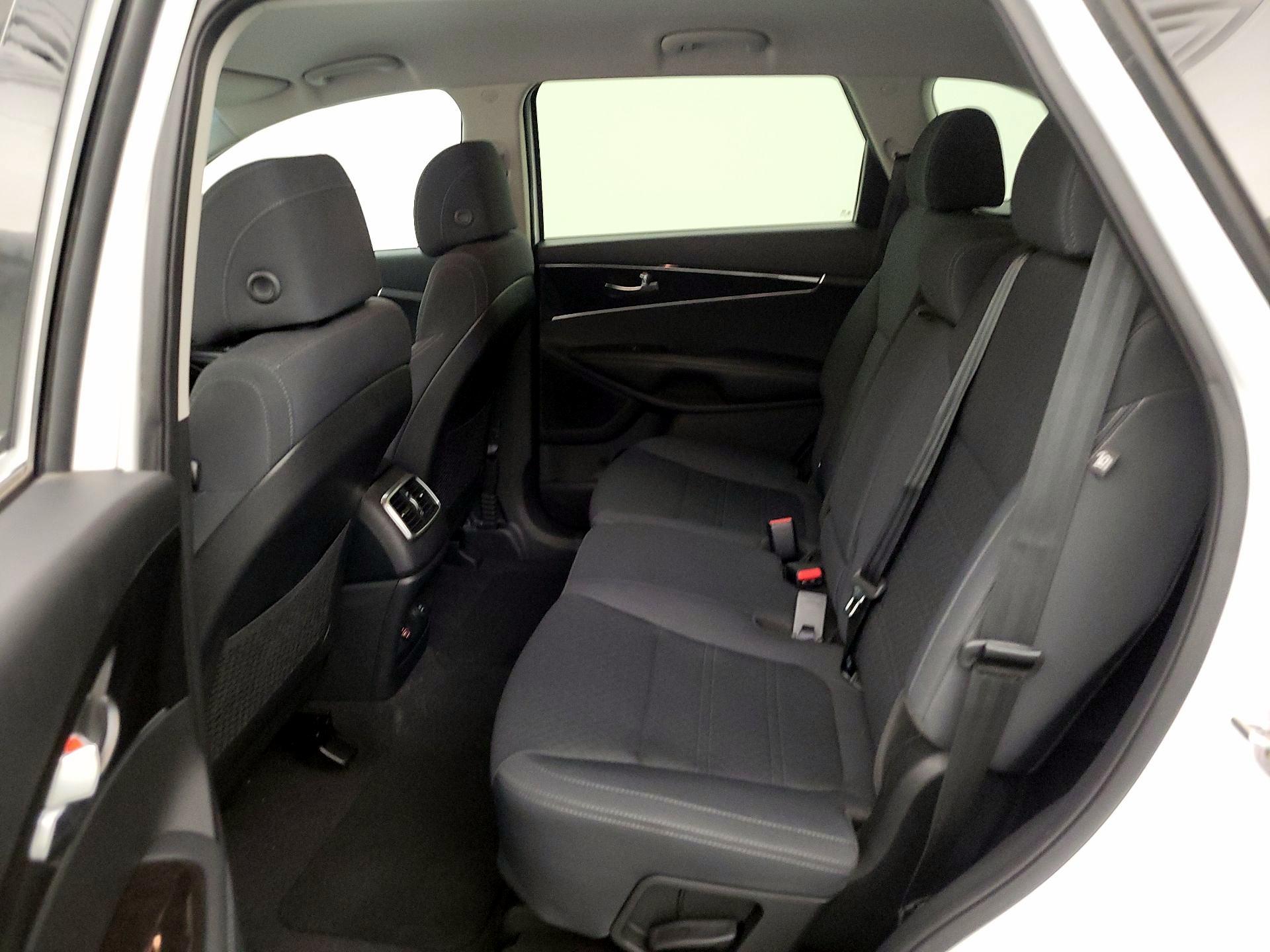 Thumbnail: 2017 Kia Sorento - 19